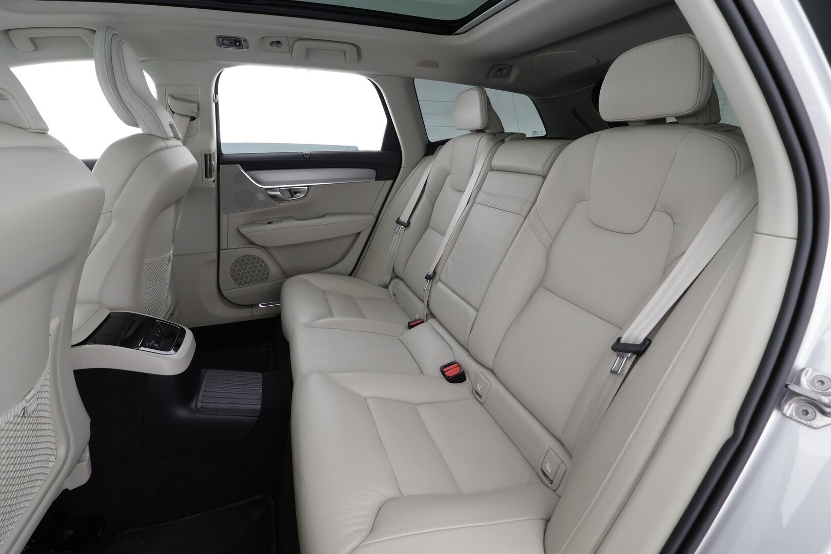 Volvo V90 2020 T8 TwE AWD Business Inscription aut - Suomiauto | Webasto | Harman&Kardon | Panoraama | Ilma-Alusta | Peruutuskamera | Full LED | Nahkasisusta | Supervarusteet!