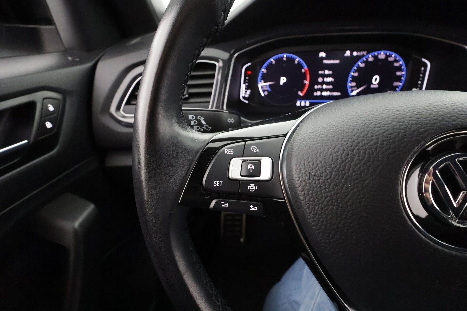 Volkswagen T-Roc 2020 Sport 1,5 TSI EVO 110 kW DSG * Webasto / ACC / LED / P.tutkat / Kaistavahti * - Suomi-auto / Kahdet renkaat 