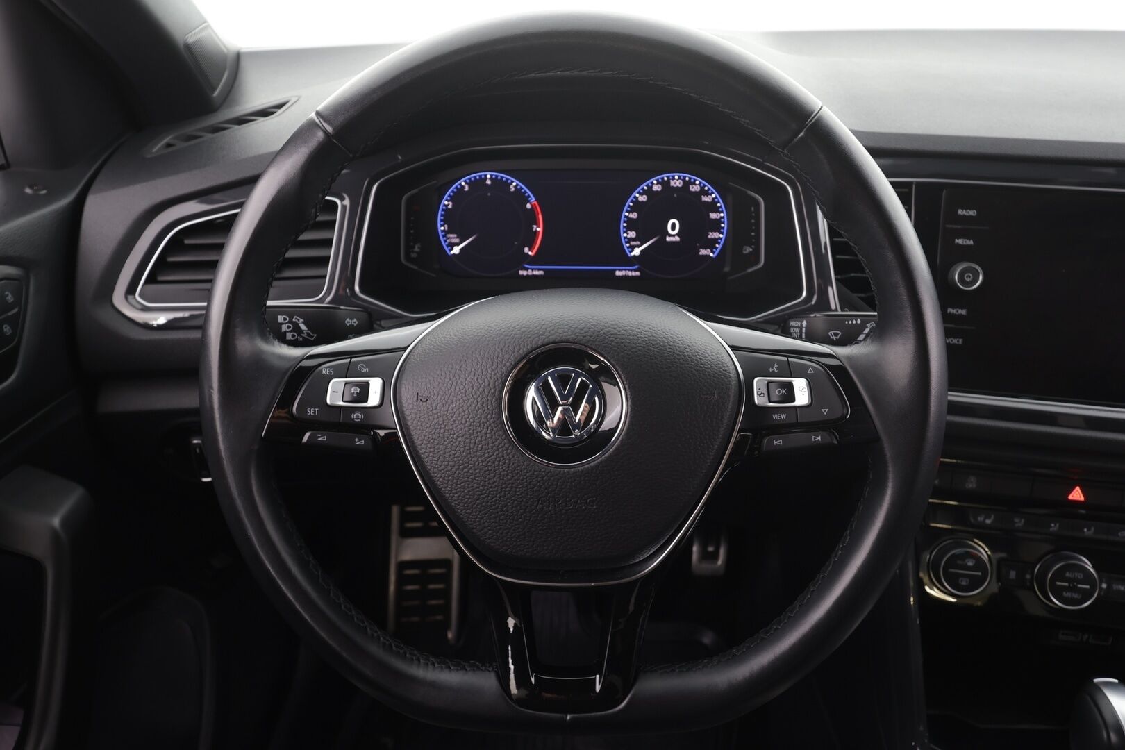 Volkswagen T-Roc 2020 Sport 1,5 TSI EVO 110 kW DSG * Webasto / ACC / LED / P.tutkat / Kaistavahti * - Suomi-auto / Kahdet renkaat 