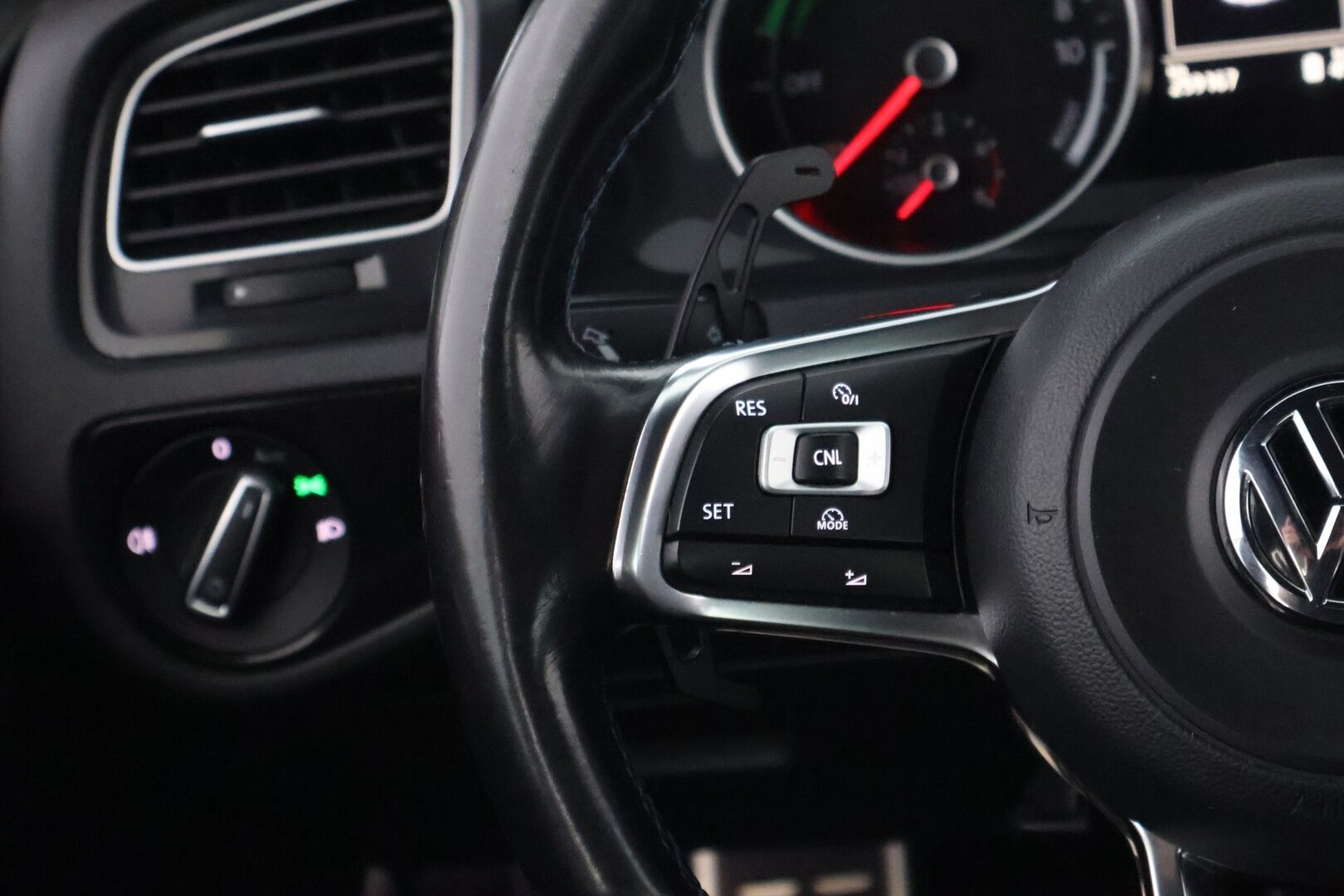 Volkswagen Golf 2016 GTE Plug-In Hybrid DSG Aut - *Akkupaketti uusittu / Vetokoukku / Särmä huoltokirja / Led-ajovalot / Näyttävä!!* *MYYDÄÄN HUUTOKAUPAT.COMISSA!!*