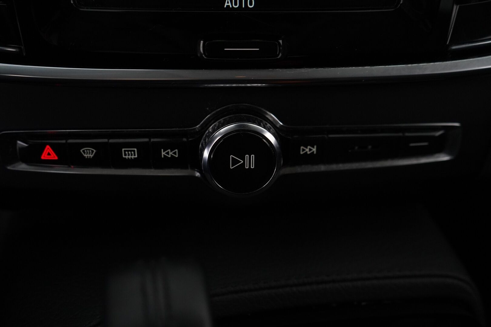 Volvo V90 2021 T6 TwE AWD Inscription Expression aut * ACC / Kamera / Koukku / Pilot Assist / Keyless * - Myydään juuri huollettuna / Kahdet vanteet / Akku kuntotarkastettu!