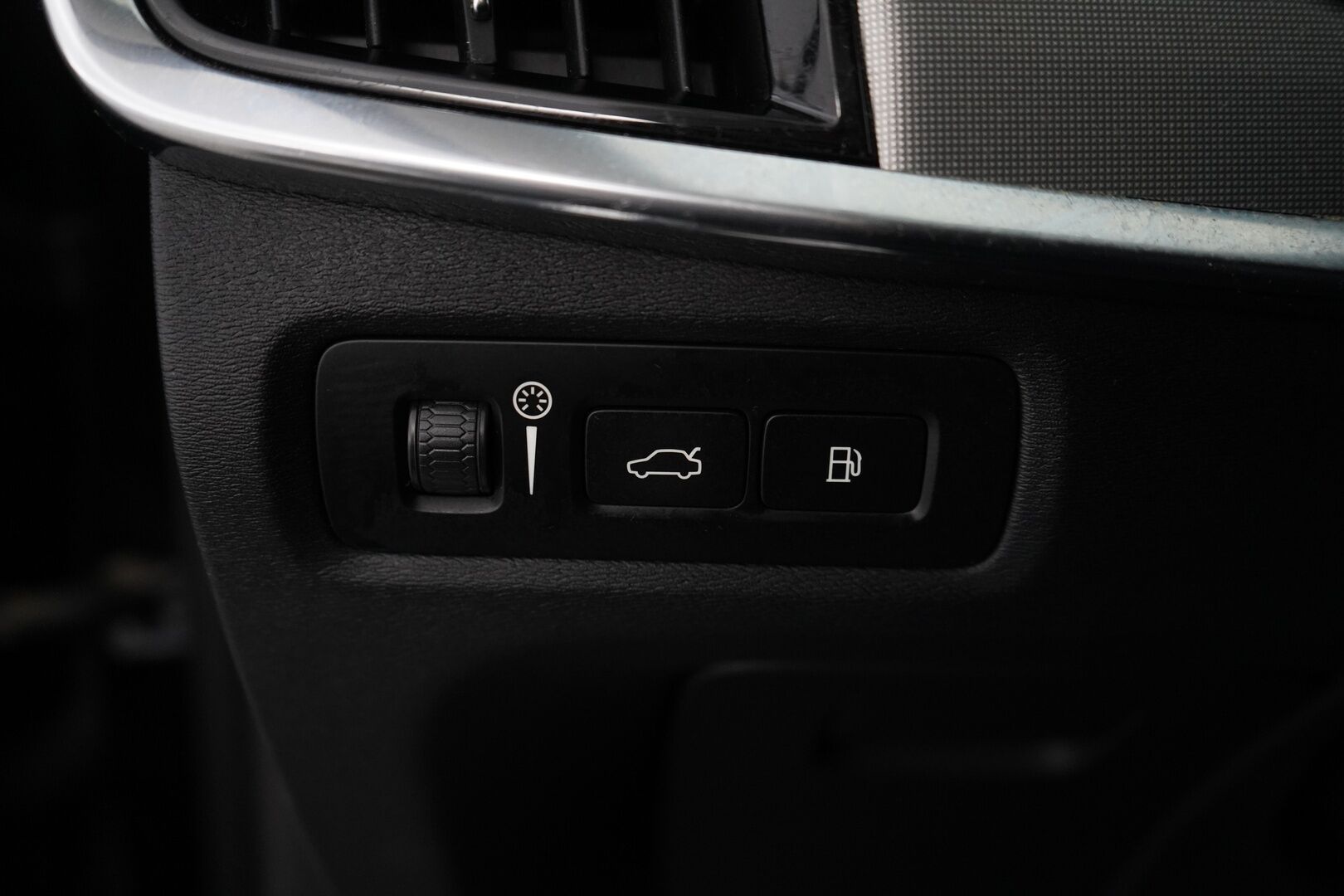 Volvo V90 2021 T6 TwE AWD Inscription Expression aut * ACC / Kamera / Koukku / Pilot Assist / Keyless * - Myydään juuri huollettuna / Kahdet vanteet / Akku kuntotarkastettu!