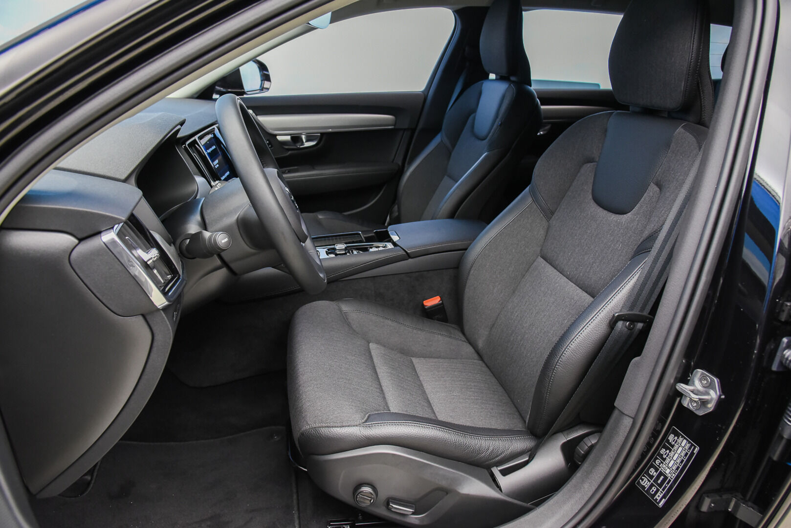 Volvo V90 2021 T6 TwE AWD Inscription Expression aut * ACC / Kamera / Koukku / Pilot Assist / Keyless * - Myydään juuri huollettuna / Kahdet vanteet / Akku kuntotarkastettu!