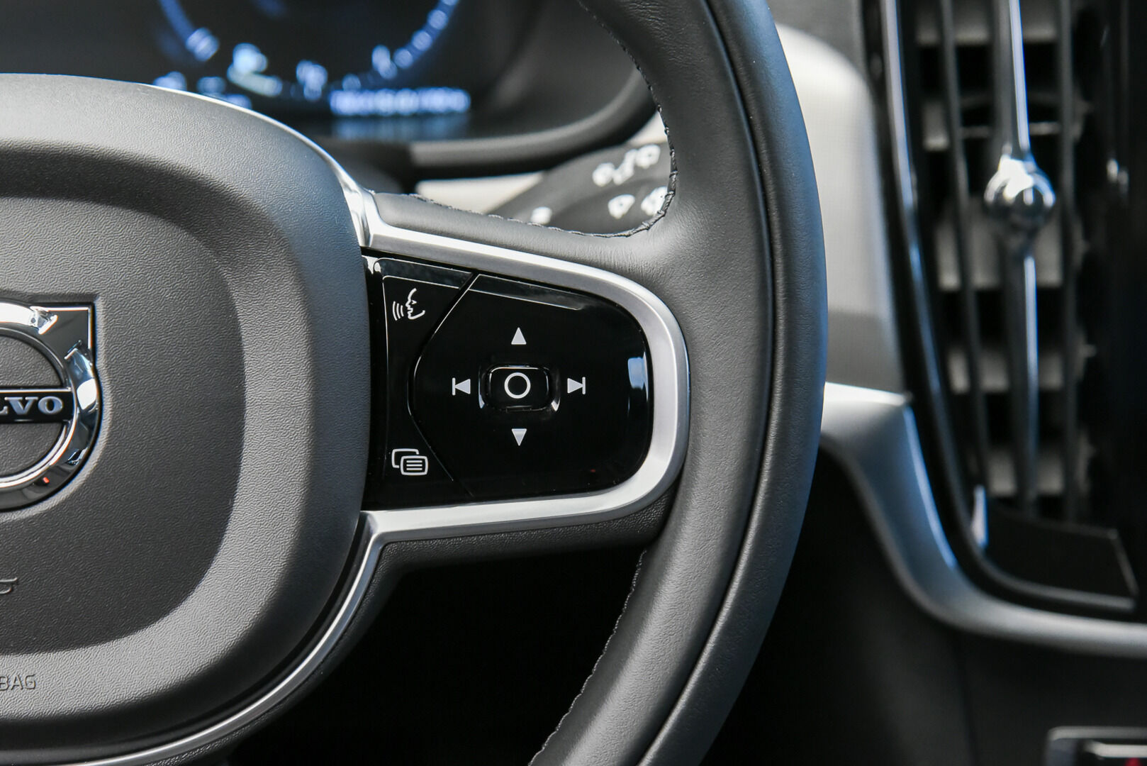 Volvo V90 2021 T6 TwE AWD Inscription Expression aut * ACC / Kamera / Koukku / Pilot Assist / Keyless * - Myydään juuri huollettuna / Kahdet vanteet / Akku kuntotarkastettu!