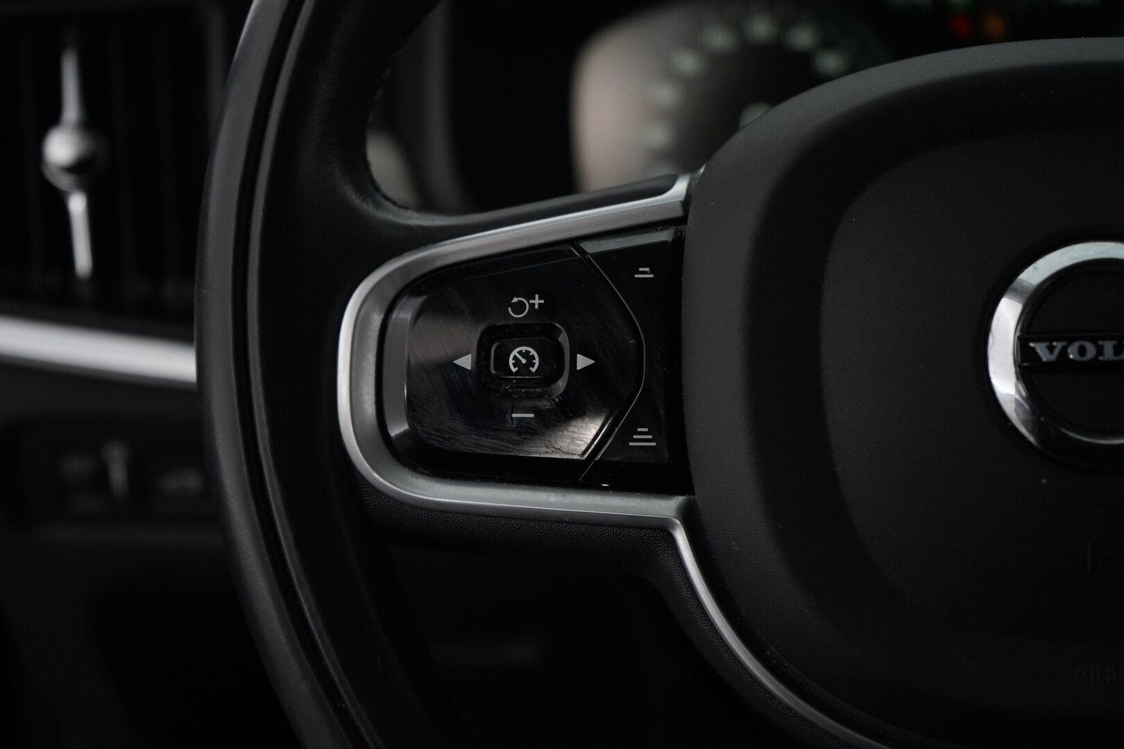 Volvo V90 2021 T6 TwE AWD Inscription Expression aut * ACC / Kamera / Koukku / Pilot Assist / Keyless * - Myydään juuri huollettuna / Kahdet vanteet / Akku kuntotarkastettu!