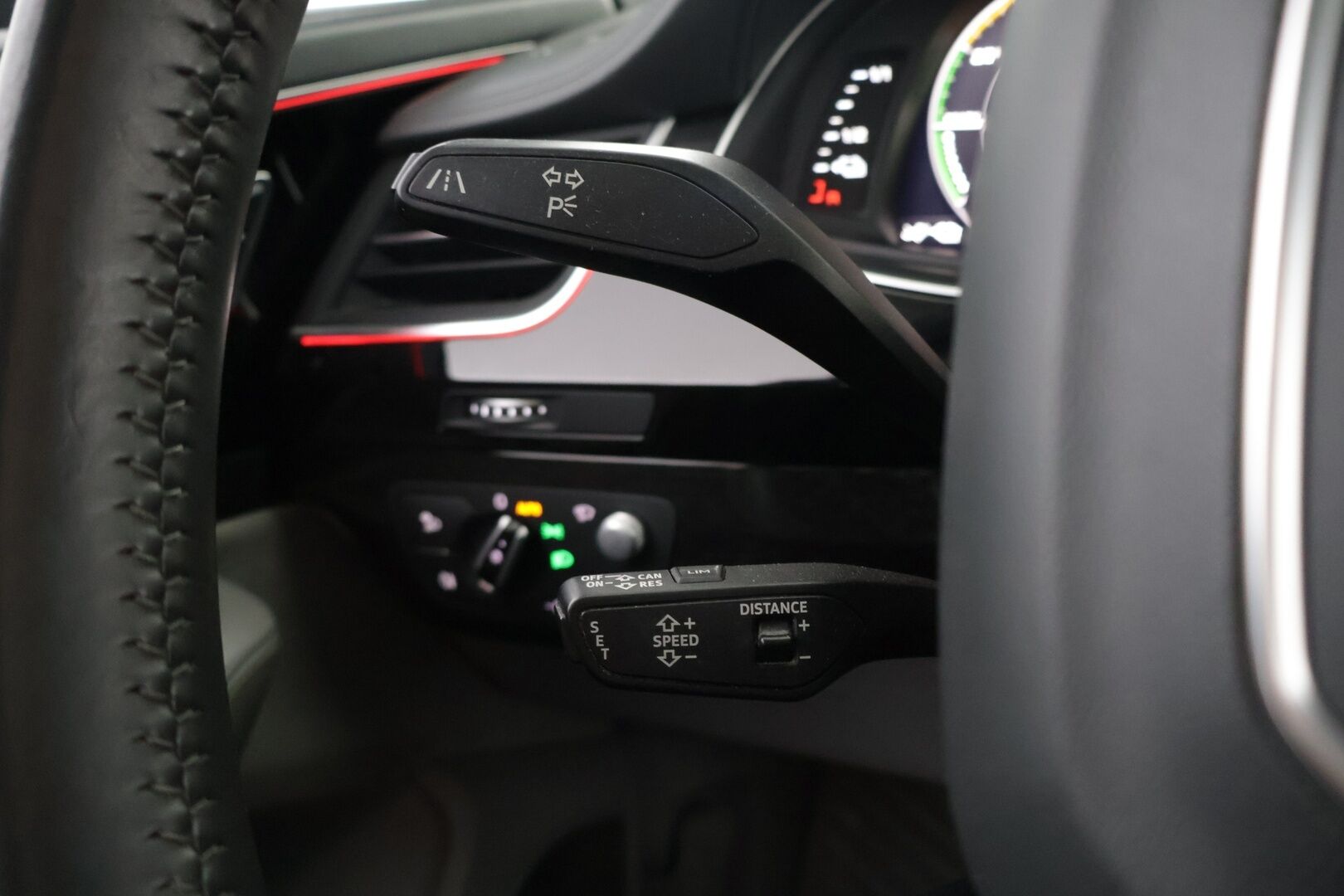 Audi Q7 2016 Q7 3,0 V6 TDI e-tron quattro tiptronic Business** YritysOutlet - Myydään vain yrityksille - SOH 94 % | ACC | HUD | Panorama | Matrix LED | B&O | 360° Kamera | Hierovat & Tuuletetut Nahkaistuimet | Vetokoukku | Navi