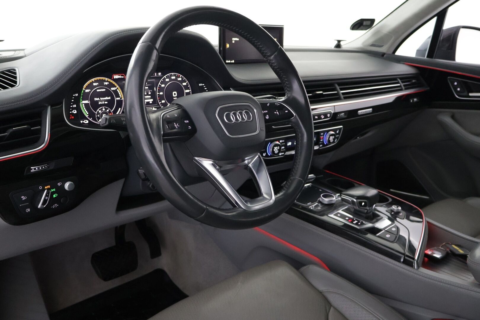 Audi Q7 2016 Q7 3,0 V6 TDI e-tron quattro tiptronic Business** YritysOutlet - Myydään vain yrityksille - SOH 94 % | ACC | HUD | Panorama | Matrix LED | B&O | 360° Kamera | Hierovat & Tuuletetut Nahkaistuimet | Vetokoukku | Navi