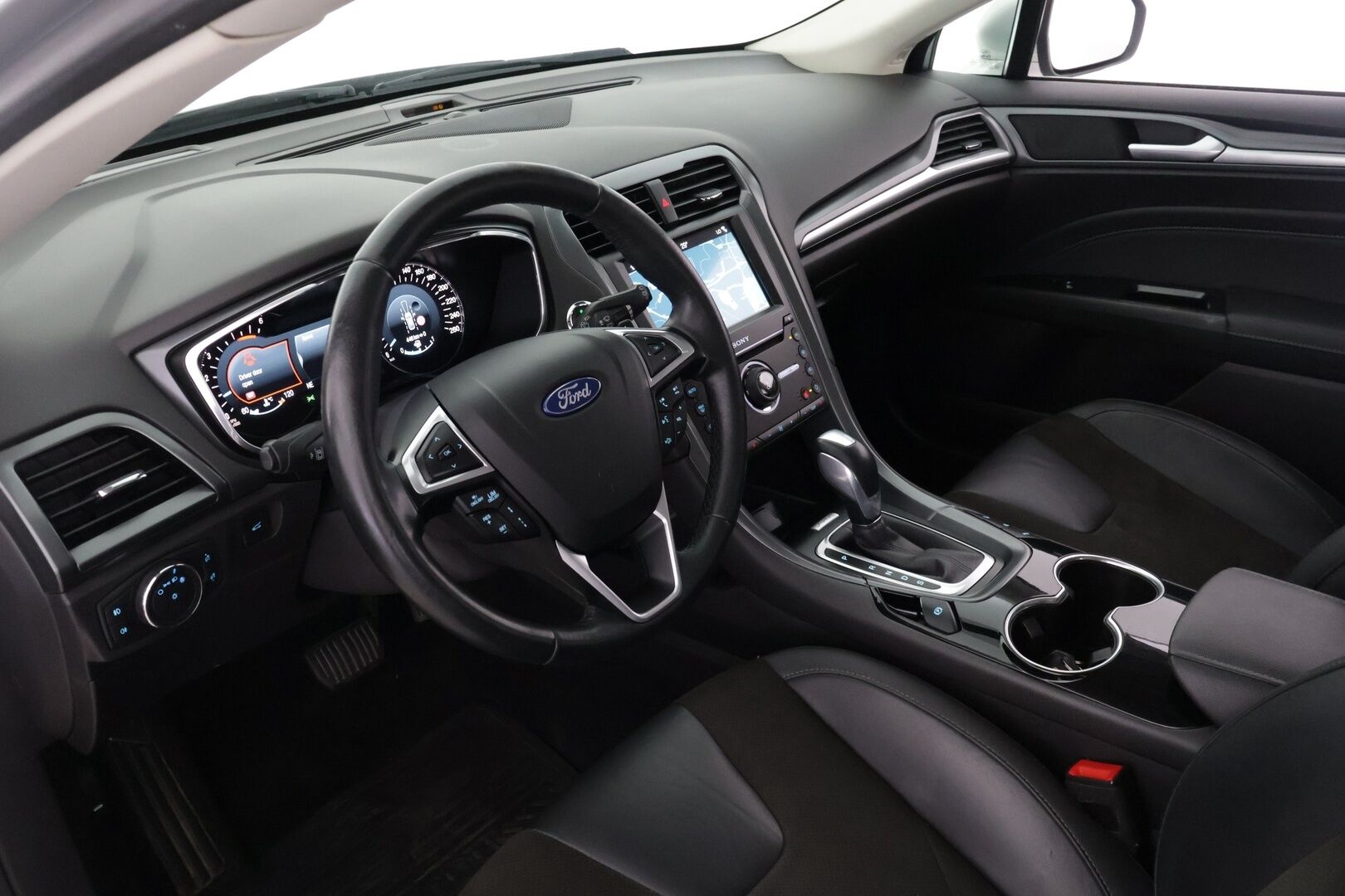 Ford Mondeo 2017 2,0 TDCi 180hv PowerShift Titanium Wagon AWD ** Webasto / ACC / Muistipenkki / Koukku / Sähkökontti / APP-Connect - *Törkky kamat / Kahdet renkaat **