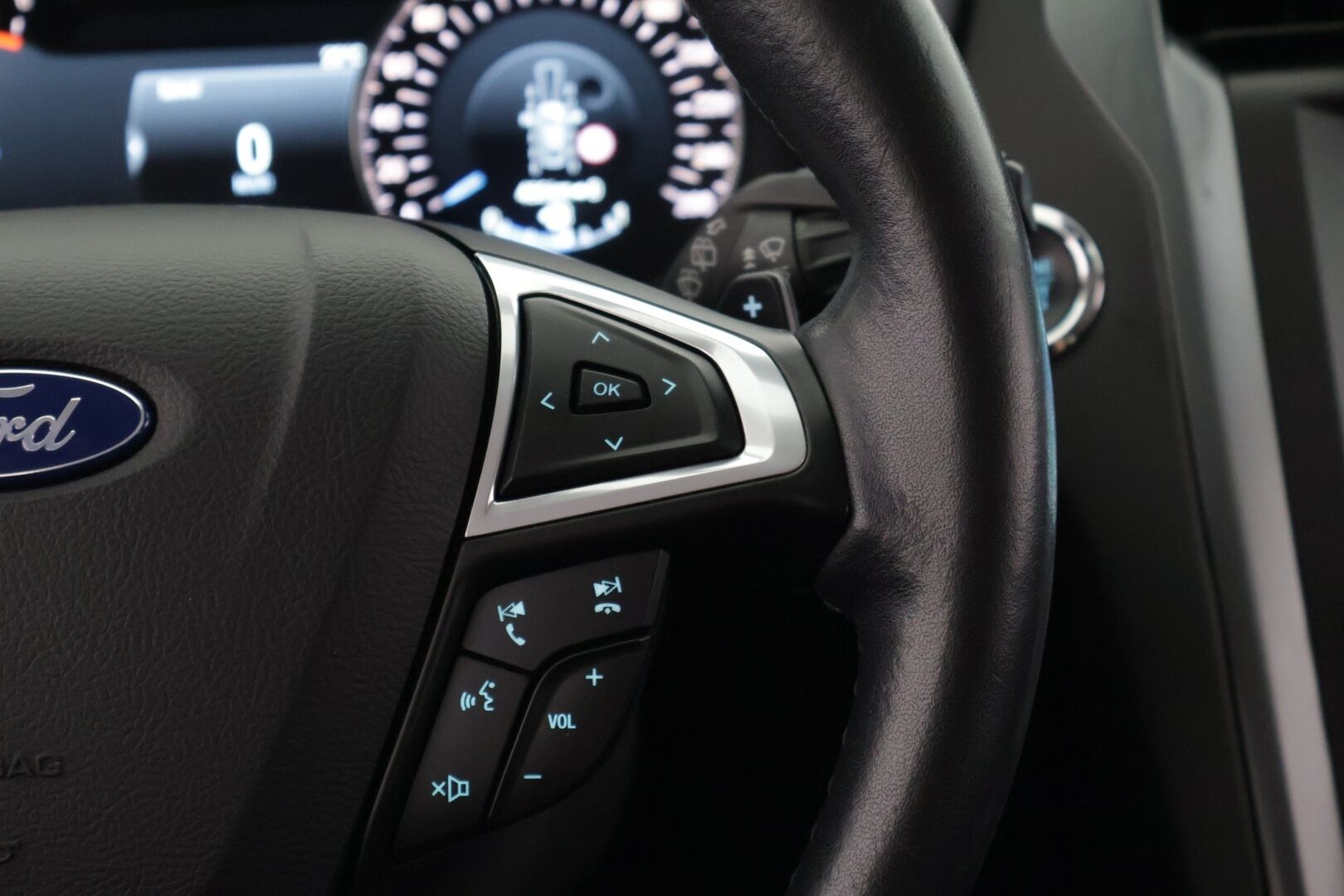 Ford Mondeo 2017 2,0 TDCi 180hv PowerShift Titanium Wagon AWD ** Webasto / ACC / Muistipenkki / Koukku / Sähkökontti / APP-Connect - *Törkky kamat / Kahdet renkaat **