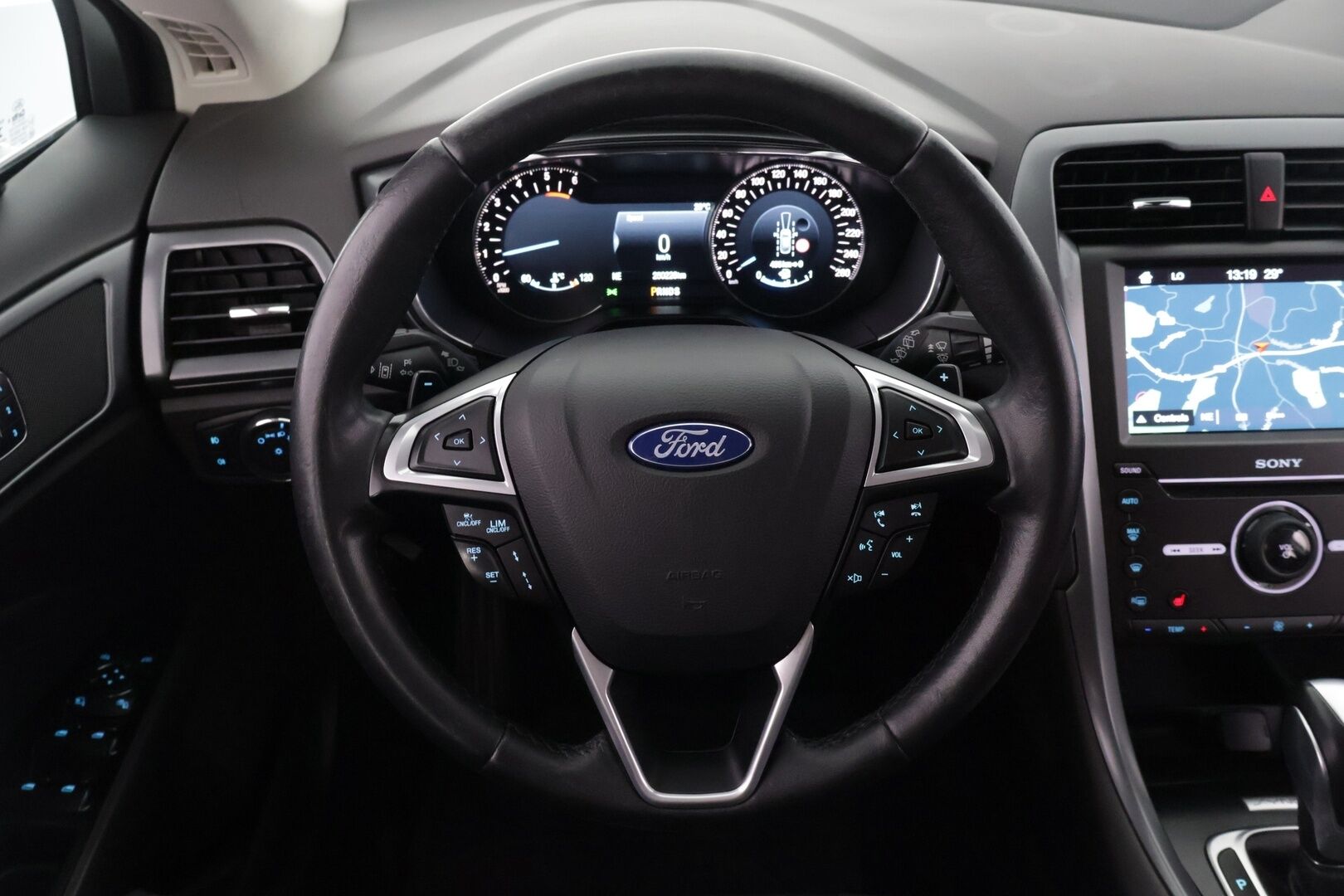 Ford Mondeo 2017 2,0 TDCi 180hv PowerShift Titanium Wagon AWD ** Webasto / ACC / Muistipenkki / Koukku / Sähkökontti / APP-Connect - *Törkky kamat / Kahdet renkaat **