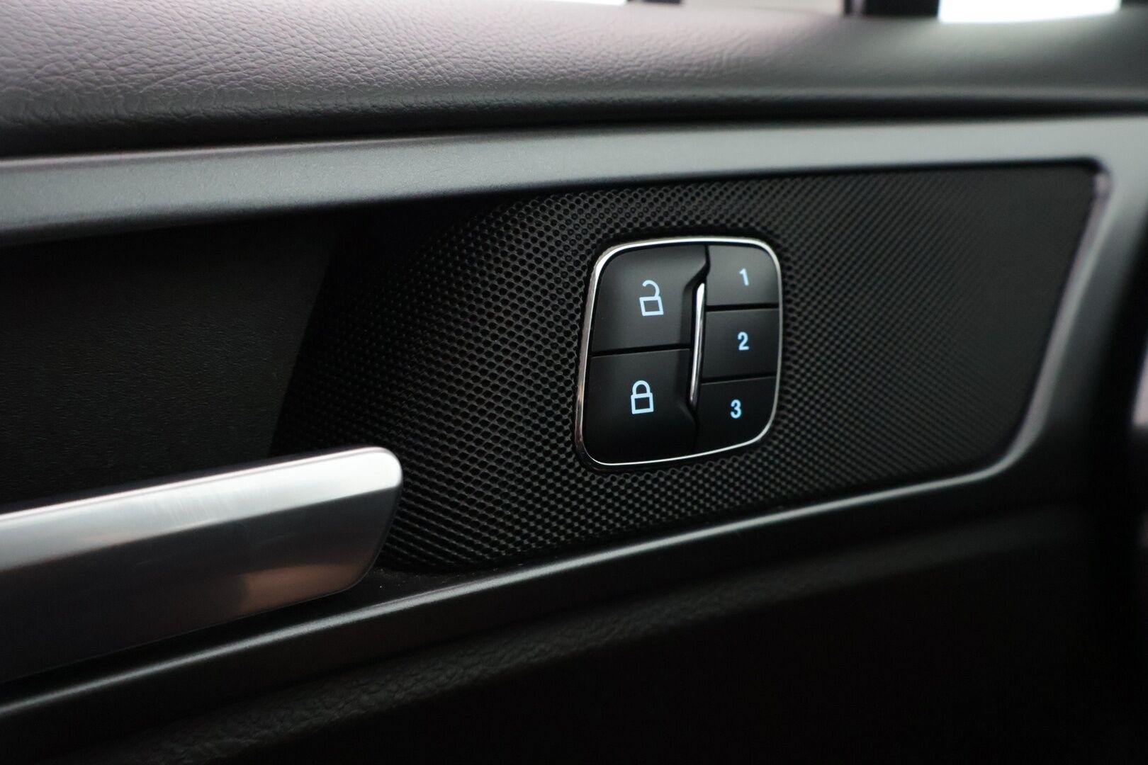 Ford Mondeo 2017 2,0 TDCi 180hv PowerShift Titanium Wagon AWD ** Webasto / ACC / Muistipenkki / Koukku / Sähkökontti / APP-Connect - *Törkky kamat / Kahdet renkaat **