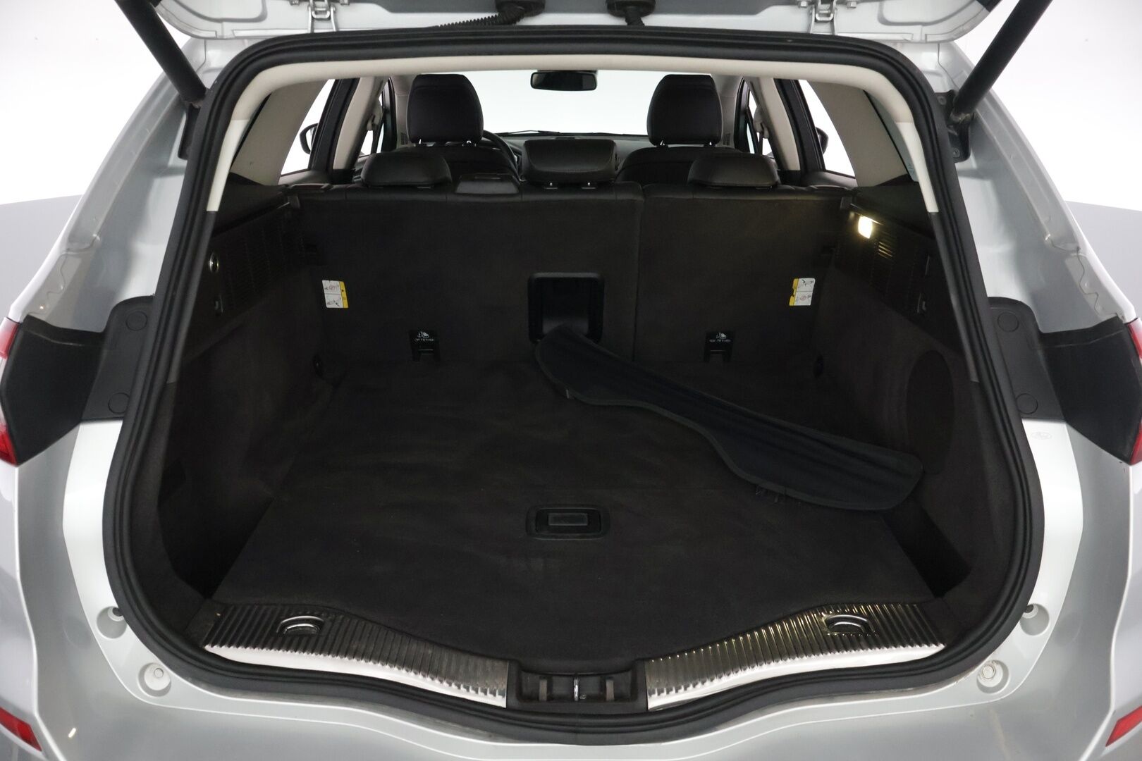 Ford Mondeo 2017 2,0 TDCi 180hv PowerShift Titanium Wagon AWD ** Webasto / ACC / Muistipenkki / Koukku / Sähkökontti / APP-Connect - *Törkky kamat / Kahdet renkaat **