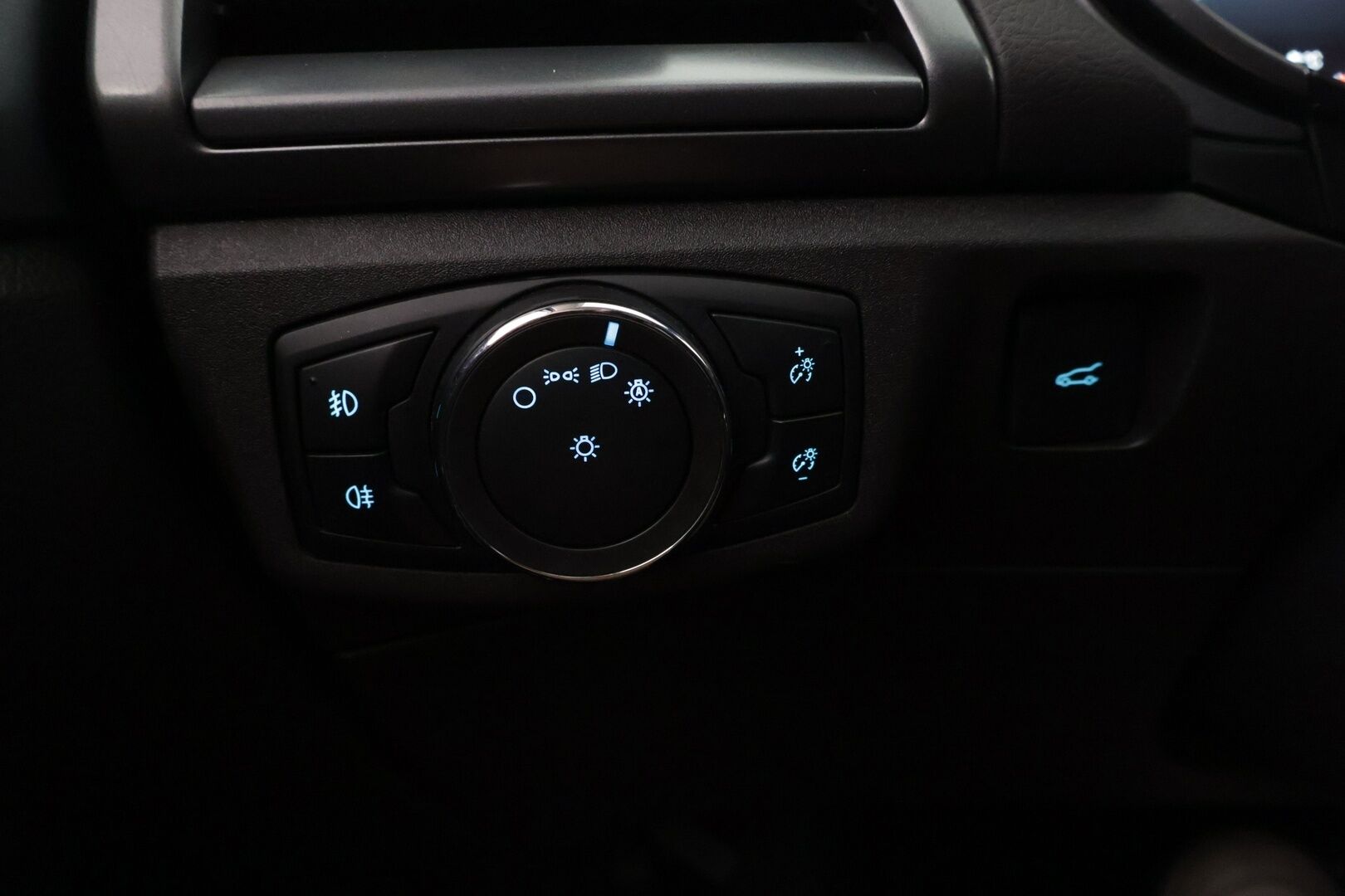 Ford Mondeo 2017 2,0 TDCi 180hv PowerShift Titanium Wagon AWD ** Webasto / ACC / Muistipenkki / Koukku / Sähkökontti / APP-Connect - *Törkky kamat / Kahdet renkaat **