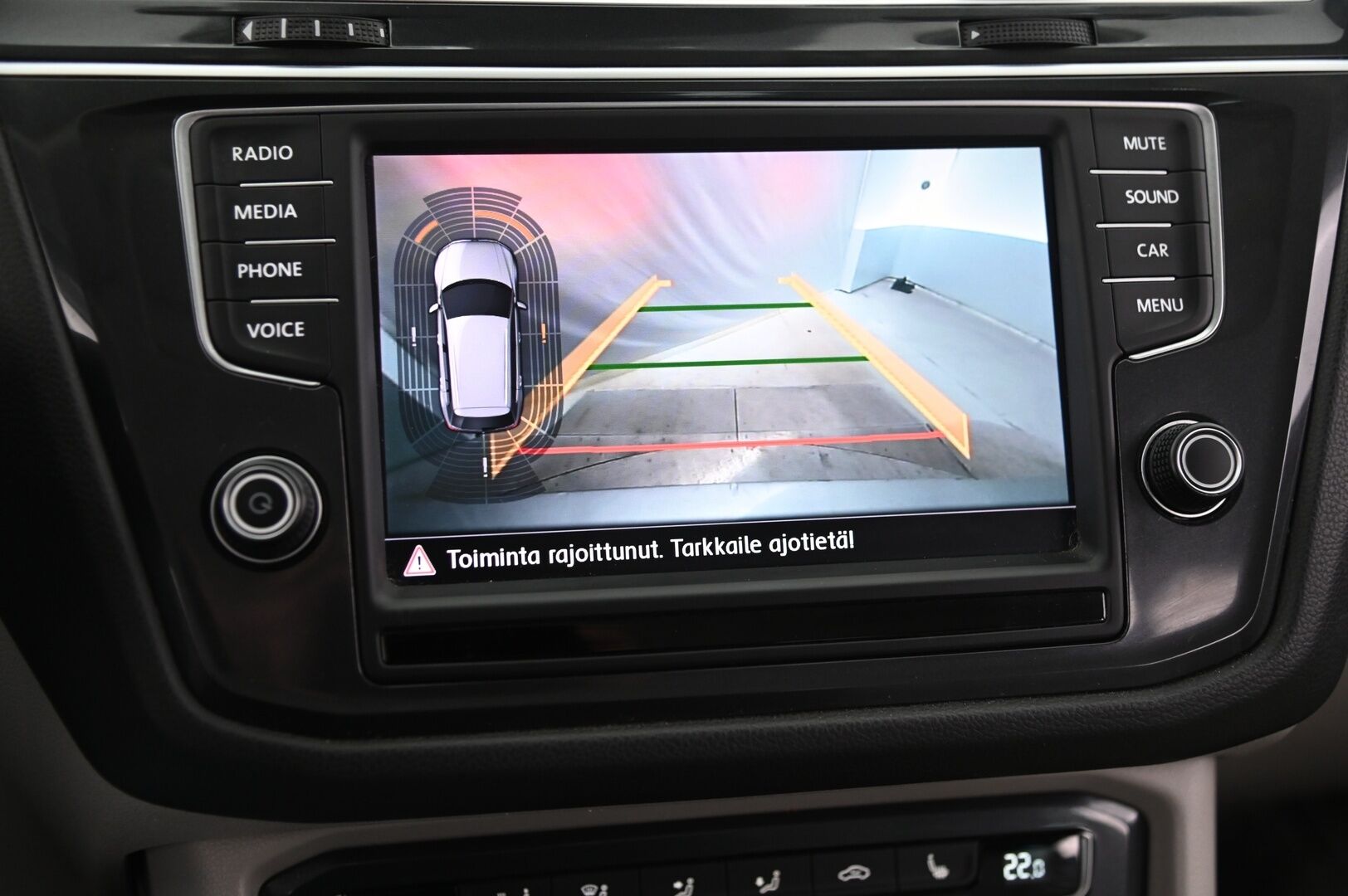 Volkswagen Tiguan 2017 Highline 2,0 TDI SCR 140 kW 4MOTION DSG * ACC / Webasto / Digimittaristo / Vaaleat muistinahat / Koukku / Dynaudio * - 2 Alut / P.kamera / KeyLessGo / Dynaamiset Ledit 