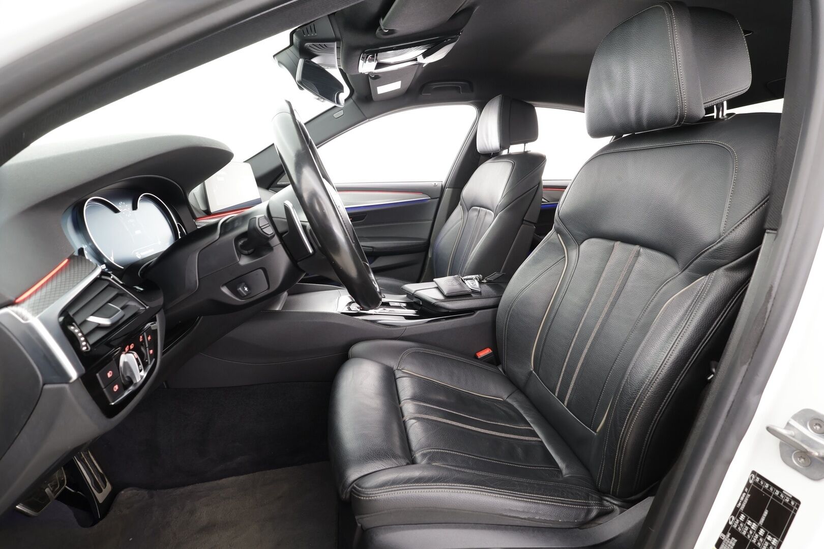 BMW 530 2018 G30 Sedan 530e A Charged Edition M Sport * ACC / HUD / 360° / H&K / Muistipenkit / Adapt.LED / Comfort Access * - Huippuvarusteet