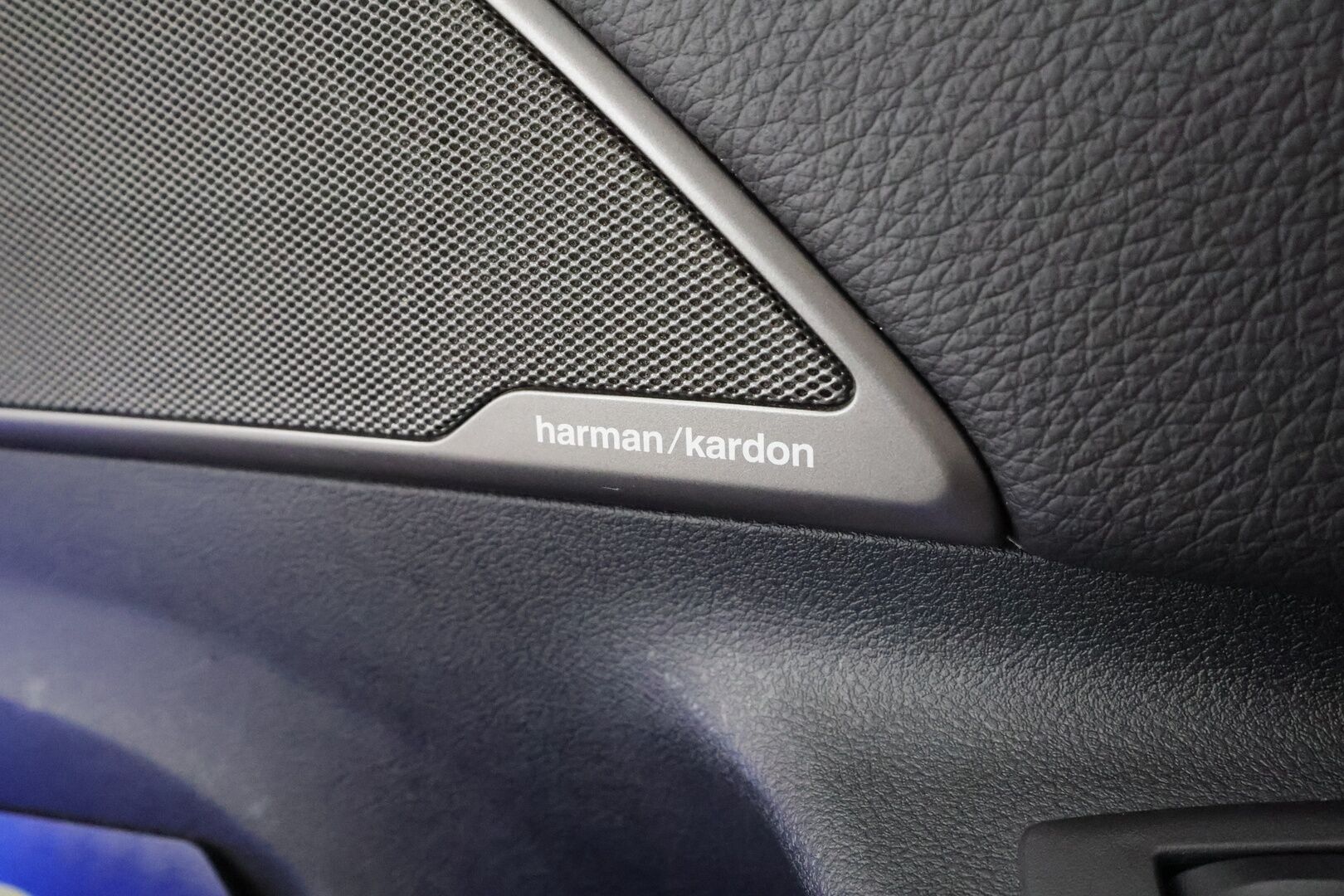 BMW 530 2018 G30 Sedan 530e A Charged Edition M Sport * ACC / HUD / 360° / H&K / Muistipenkit / Adapt.LED / Comfort Access * - Huippuvarusteet