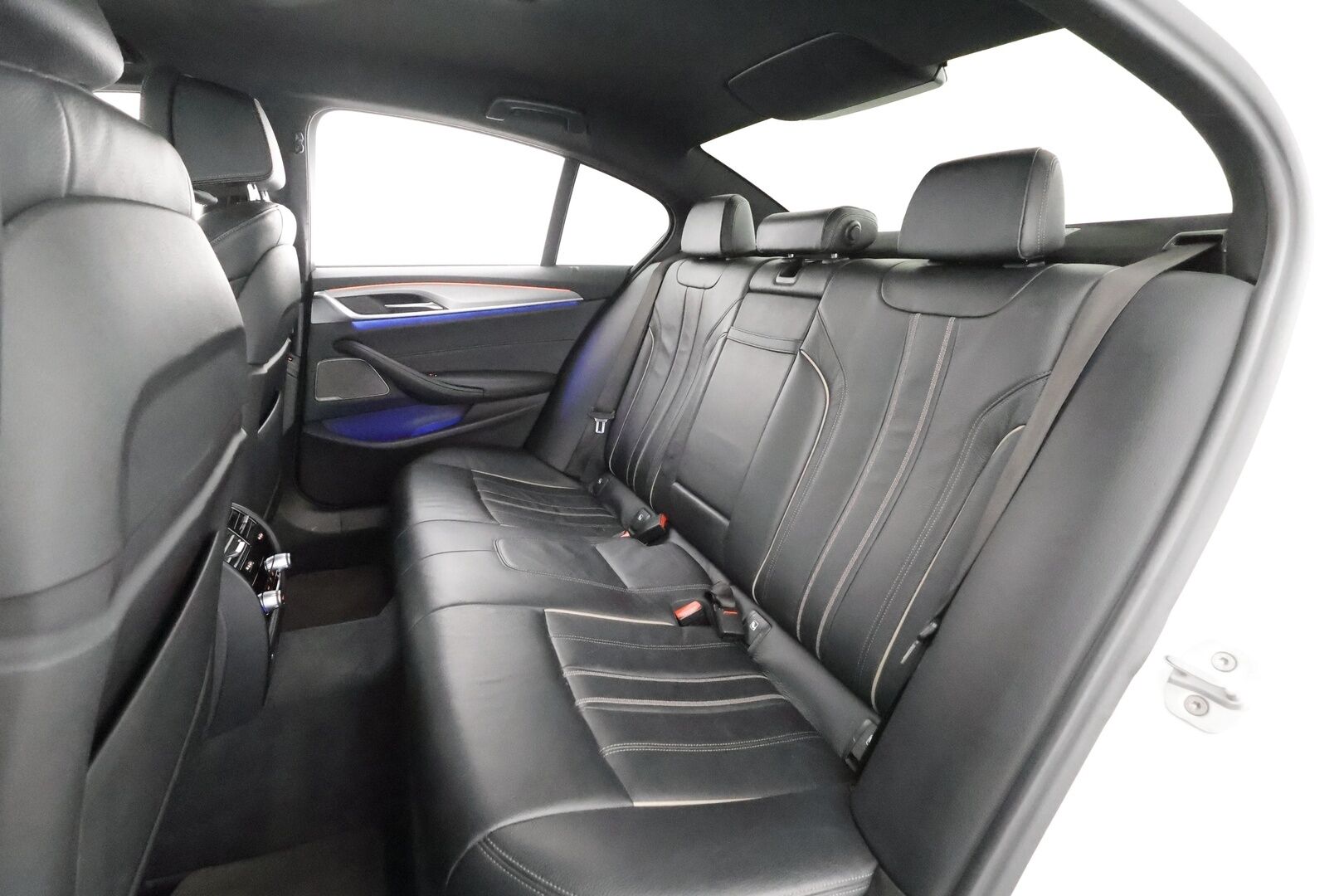 BMW 530 2018 G30 Sedan 530e A Charged Edition M Sport * ACC / HUD / 360° / H&K / Muistipenkit / Adapt.LED / Comfort Access * - Huippuvarusteet