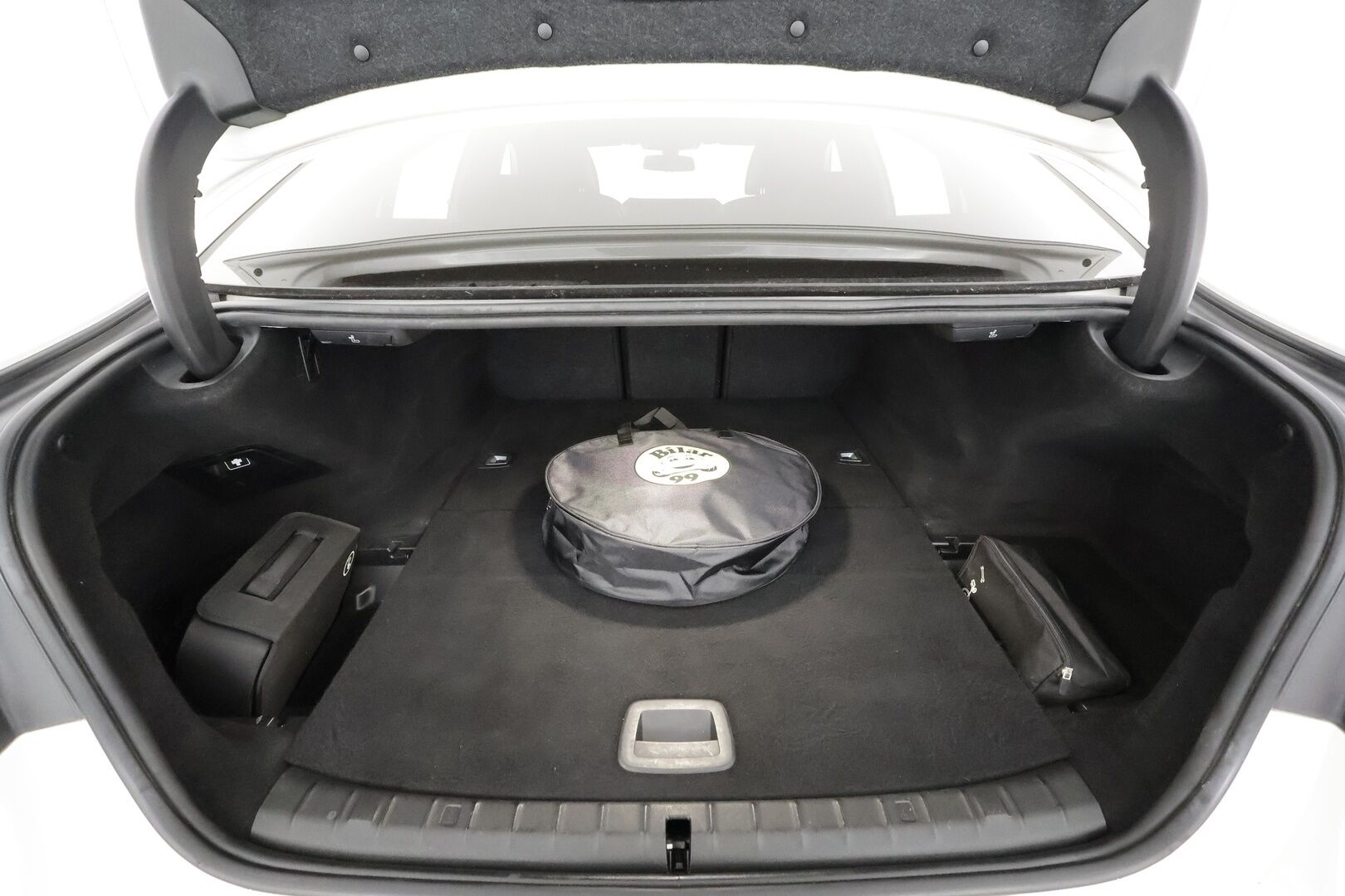 BMW 530 2018 G30 Sedan 530e A Charged Edition M Sport * ACC / HUD / 360° / H&K / Muistipenkit / Adapt.LED / Comfort Access * - Huippuvarusteet