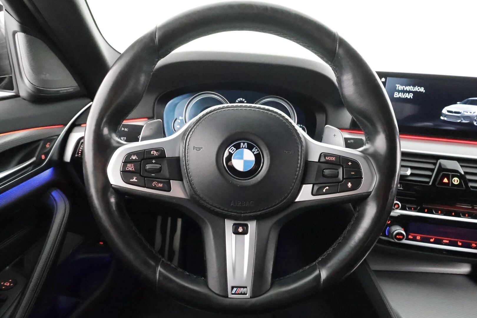 BMW 530 2018 G30 Sedan 530e A Charged Edition M Sport * ACC / HUD / 360° / H&K / Muistipenkit / Adapt.LED / Comfort Access * - Huippuvarusteet