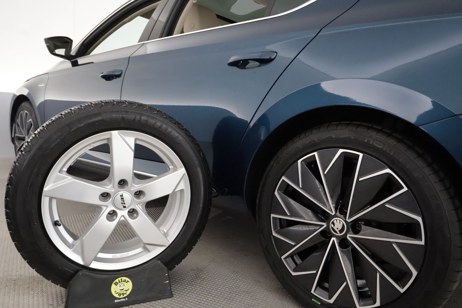 Skoda Superb 2020 1,4 TSI PHEV L&K iV DSG **Webasto / Koukku / ACC / Matrix / Kattoluukku / P.kamera / Ilmastoitu&Hierova Muistipenkki** - Canton / 1-om Suomi-auto / 2x Latauskaapelit / Kahdet Renkaat / **HYVILLÄ KAMOILLA** 