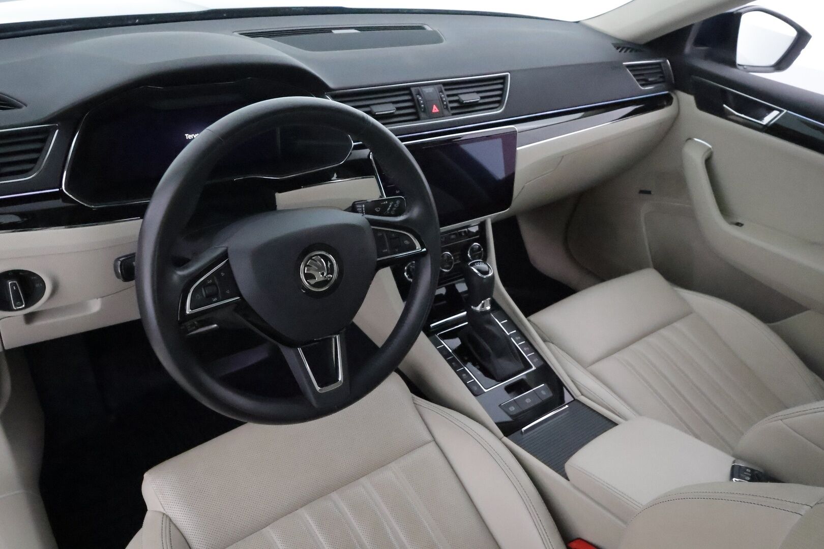 Skoda Superb 2020 1,4 TSI PHEV L&K iV DSG **Webasto / Koukku / ACC / Matrix / Kattoluukku / P.kamera / Ilmastoitu&Hierova Muistipenkki** - Canton / 1-om Suomi-auto / 2x Latauskaapelit / Kahdet Renkaat / **HYVILLÄ KAMOILLA** 
