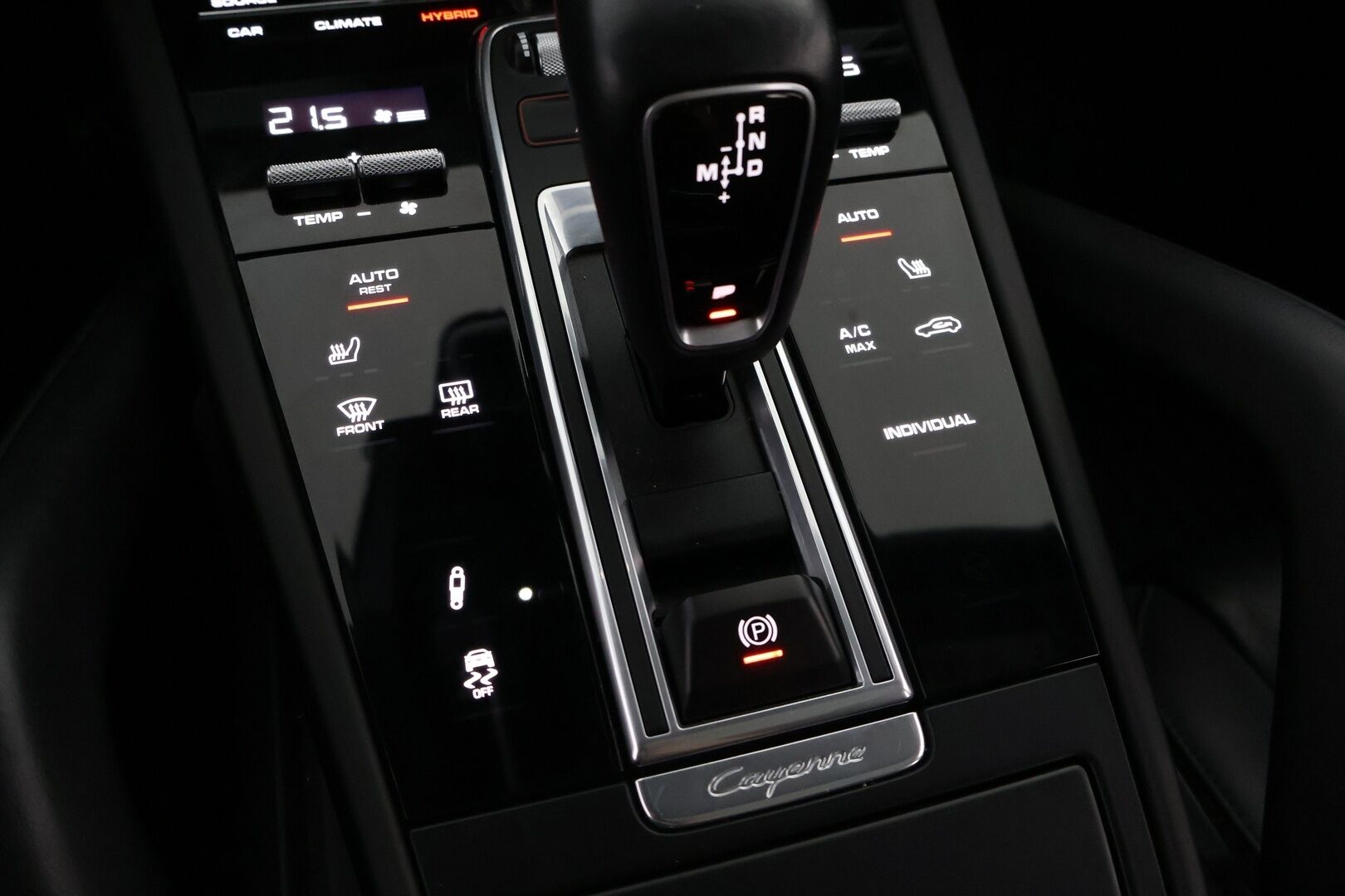 Porsche Cayenne 2020 E-Hybrid Coupé - 2,99 % KORKOTARJOUS TÄHÄN AUTOON - Adapt.Vakkari / Bose Surround / Imuovet / Panoraama / PASM / 12-Suuntaiset Nahkapenkit / Sport Chrono / Vetokoukku / Supervarusteet!