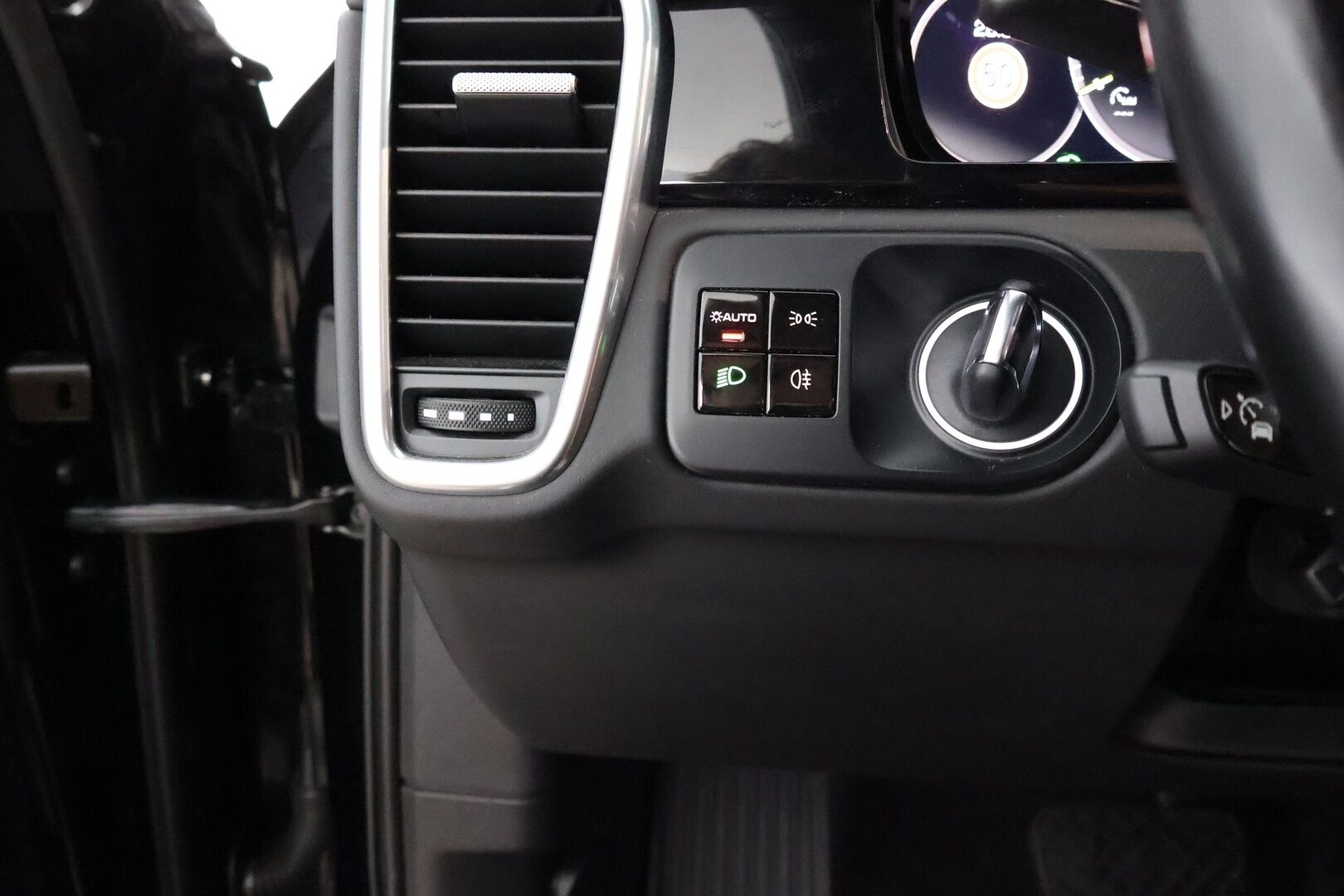 Porsche Cayenne 2020 E-Hybrid Coupé - 2,99 % KORKOTARJOUS TÄHÄN AUTOON - Adapt.Vakkari / Bose Surround / Imuovet / Panoraama / PASM / 12-Suuntaiset Nahkapenkit / Sport Chrono / Vetokoukku / Supervarusteet!