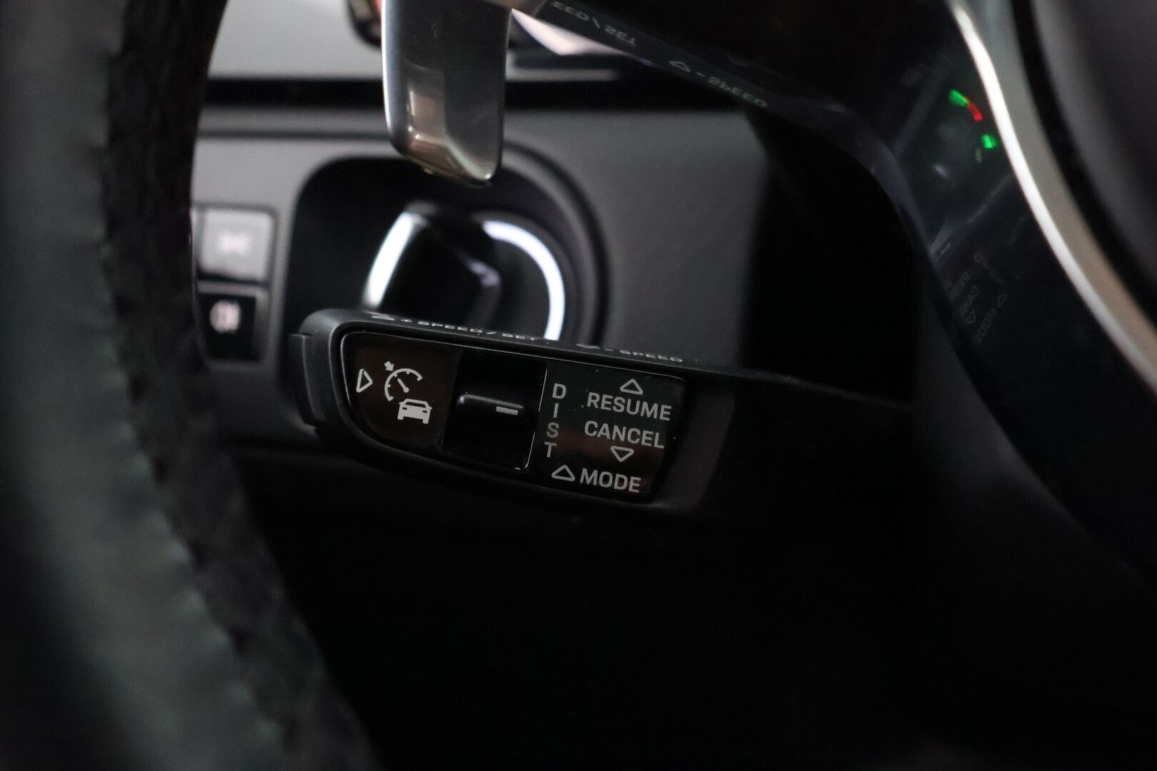 Porsche Cayenne 2020 E-Hybrid Coupé - 2,99 % KORKOTARJOUS TÄHÄN AUTOON - Adapt.Vakkari / Bose Surround / Imuovet / Panoraama / PASM / 12-Suuntaiset Nahkapenkit / Sport Chrono / Vetokoukku / Supervarusteet!
