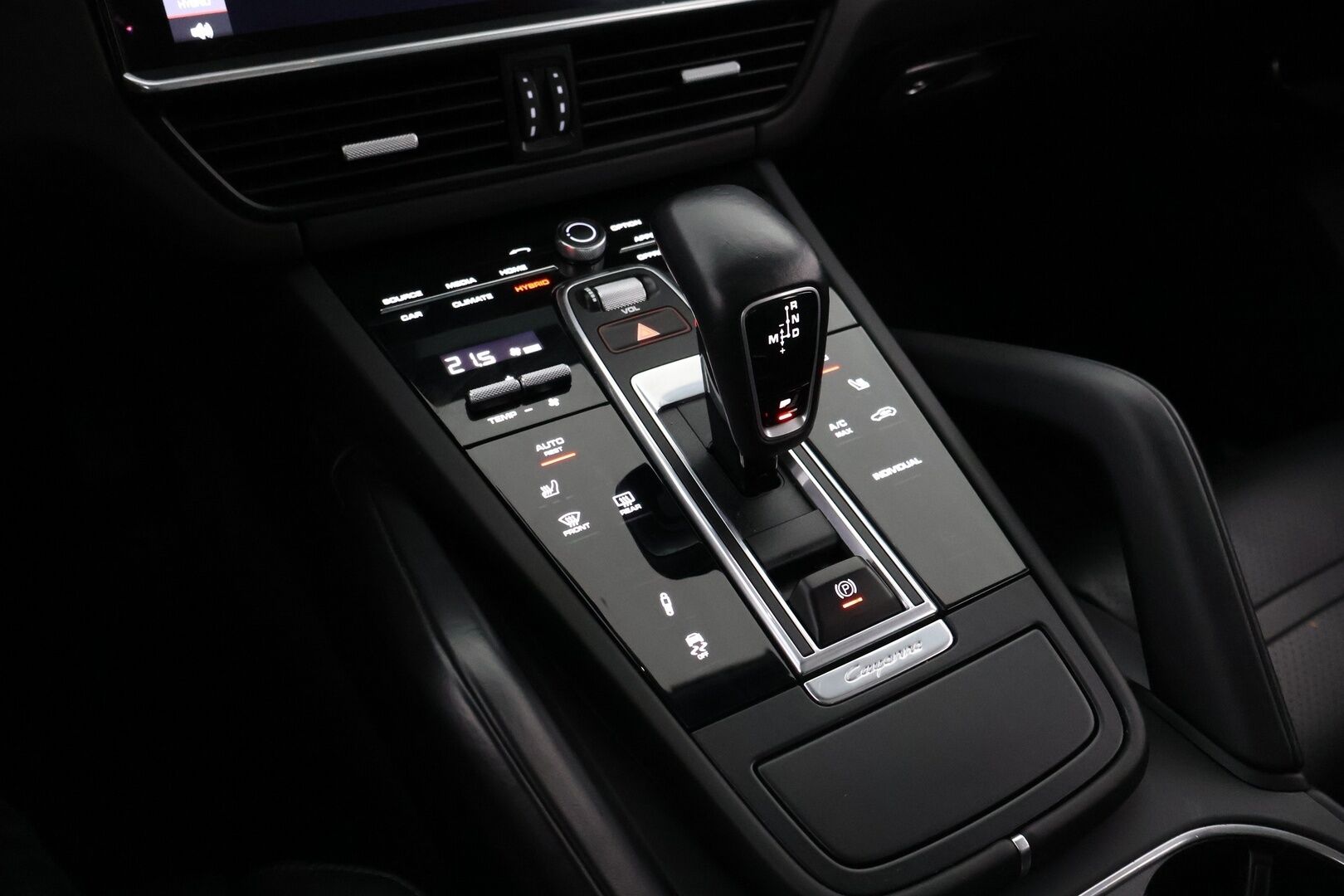 Porsche Cayenne 2020 E-Hybrid Coupé - 2,99 % KORKOTARJOUS TÄHÄN AUTOON - Adapt.Vakkari / Bose Surround / Imuovet / Panoraama / PASM / 12-Suuntaiset Nahkapenkit / Sport Chrono / Vetokoukku / Supervarusteet!