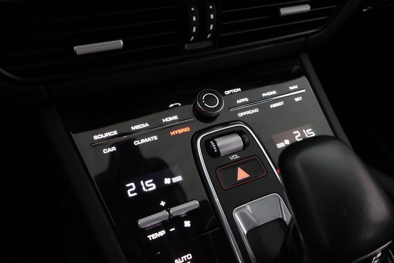 Porsche Cayenne 2020 E-Hybrid Coupé - 2,99 % KORKOTARJOUS TÄHÄN AUTOON - Adapt.Vakkari / Bose Surround / Imuovet / Panoraama / PASM / 12-Suuntaiset Nahkapenkit / Sport Chrono / Vetokoukku / Supervarusteet!