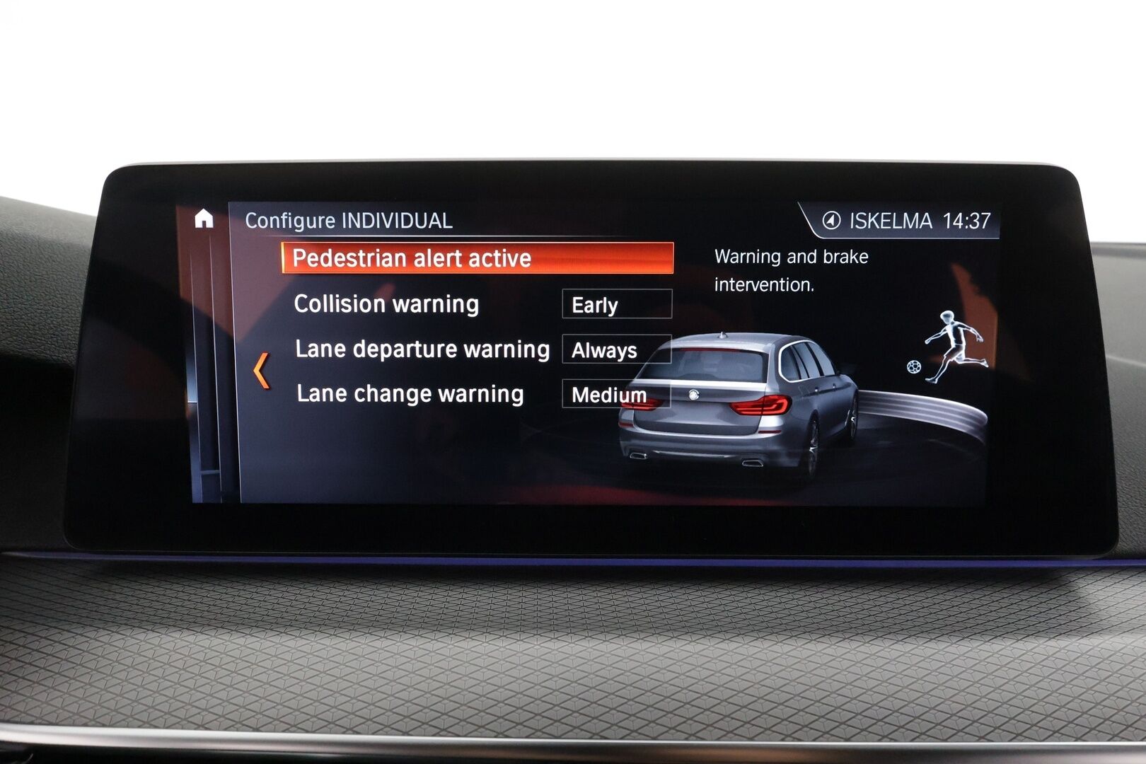 BMW 520 2018 G31 Touring 520d A xDrive Business Comfort * HUD / Webasto / Adapt.LED / Vakkari / Sporttinahat / Koukku / Hifi * - * / 360° / Navi / Kahdet renkaat aluvanteilla  / Juuri saapunut Tampereelle!*