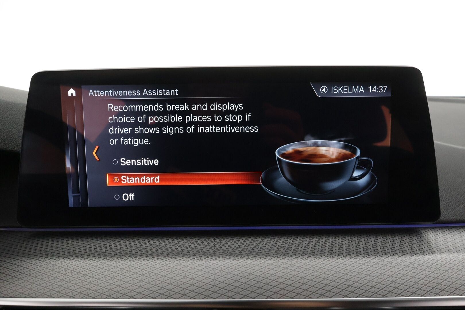 BMW 520 2018 G31 Touring 520d A xDrive Business Comfort * HUD / Webasto / Adapt.LED / Vakkari / Sporttinahat / Koukku / Hifi * - * / 360° / Navi / Kahdet renkaat aluvanteilla  / Juuri saapunut Tampereelle!*