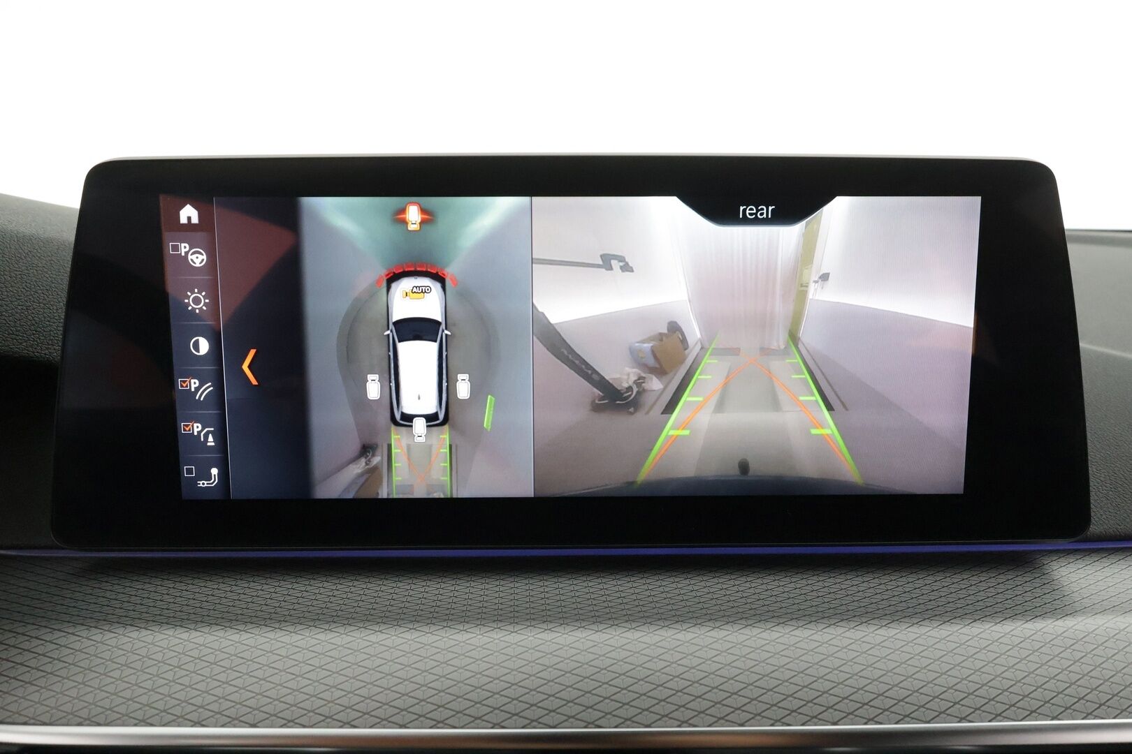 BMW 520 2018 G31 Touring 520d A xDrive Business Comfort M Sport * Webasto / HiFi / Sporttinahat / Vetokoukku / Adapt.LED / HUD / ShadowLine - 360-Kamera / Navi / 2x Renkaat aluvantein / Huippusiisti! - HULLUT JOULUT KORKOTARJOUS 2,49% 