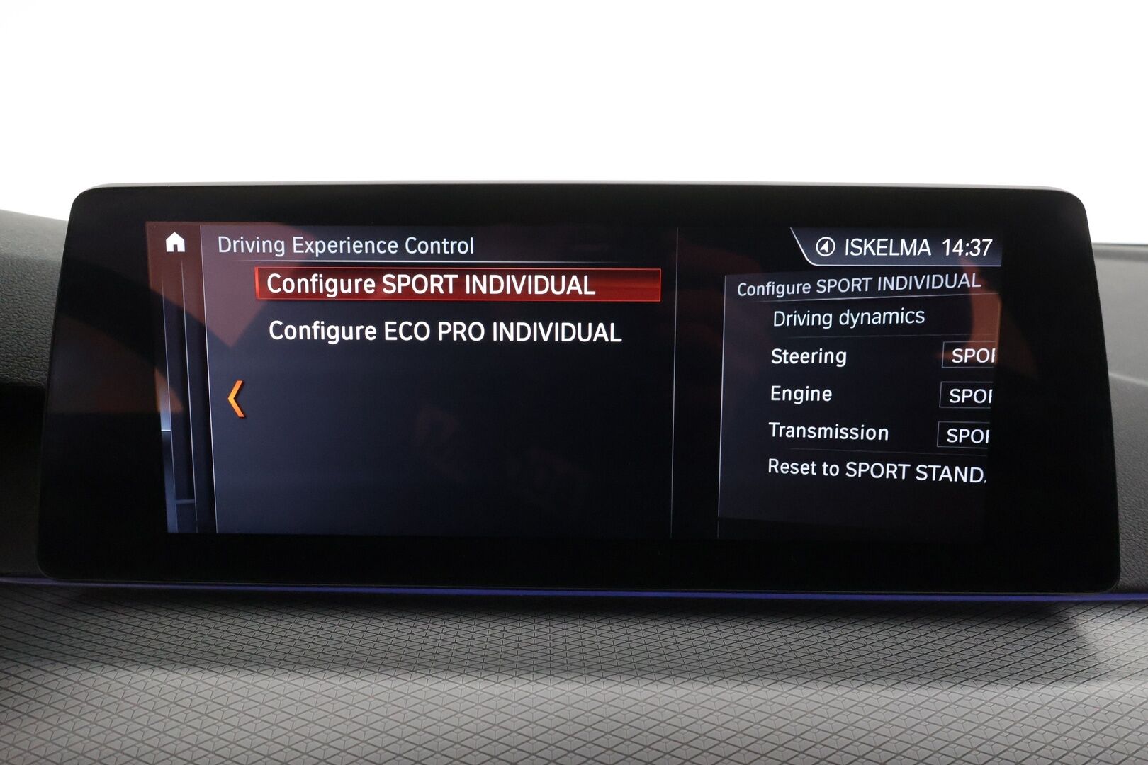 BMW 520 2018 G31 Touring 520d A xDrive Business Comfort M Sport * Webasto / HiFi / Sporttinahat / Vetokoukku / Adapt.LED / HUD / ShadowLine - 360-Kamera / Navi / 2x Renkaat aluvantein / Huippusiisti! - HULLUT JOULUT KORKOTARJOUS 2,49% 