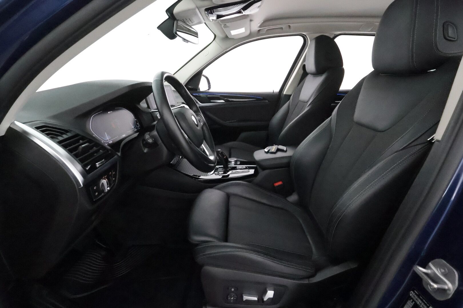 BMW X3 2020 G01 xDrive 30e A Business xLine **HUD / Adapt.vakkari / H&K / 360° / Sporttipenkki Muistilla / Adapt.LED / Koukku** - 3,99 % KORKOTARJOUS TÄHÄN AUTOON - Akku kuntotarkastettu