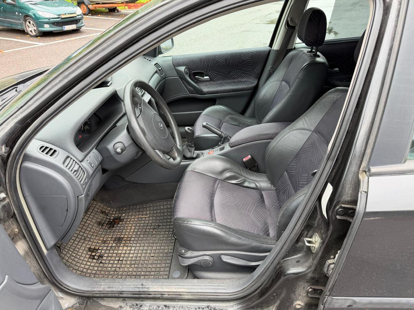 Renault Laguna 5D LAGUNA BREAK 2.0 2004, photo 4/12