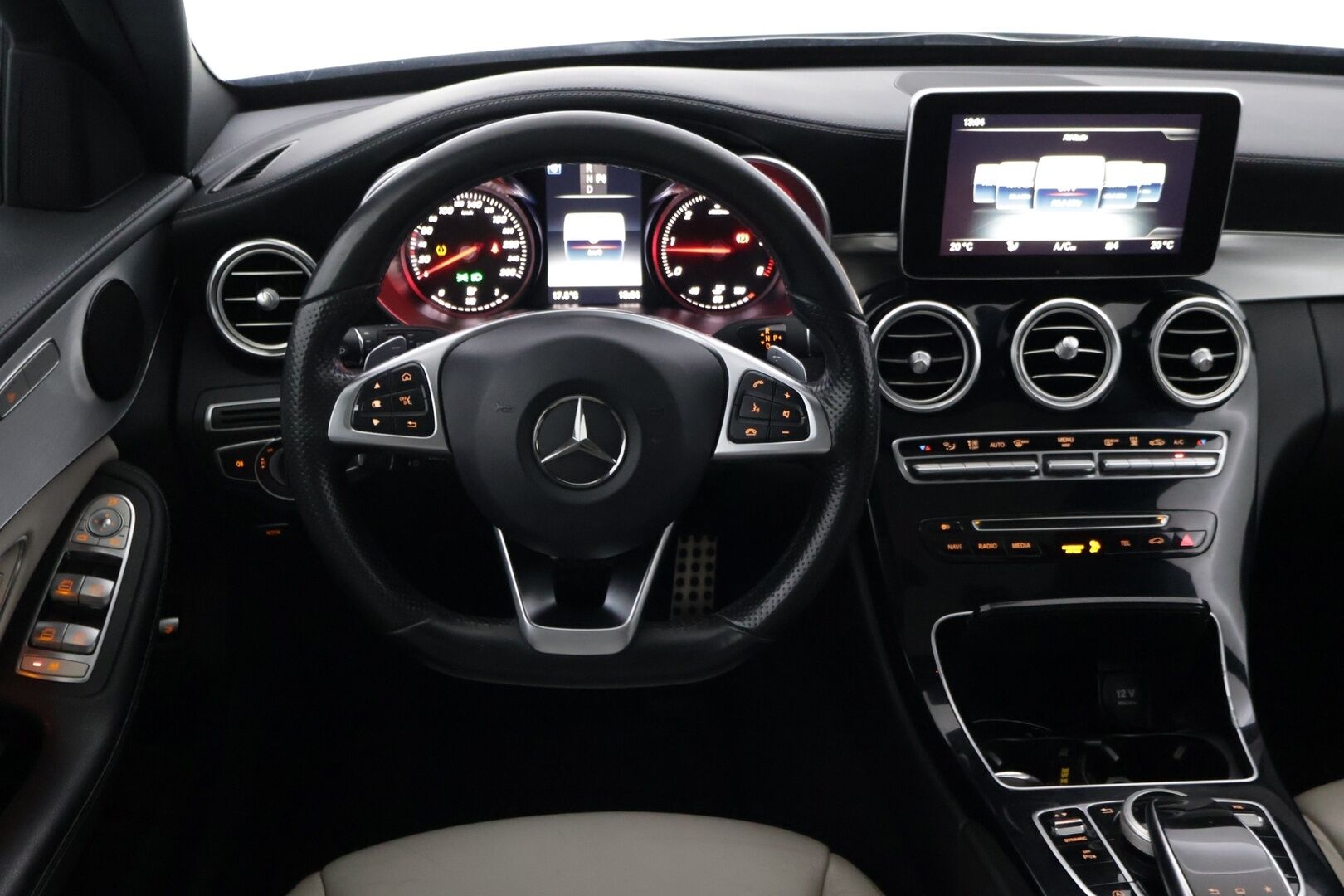 Mercedes-Benz C 2016 220 D AMG - | LED | Panorama | Webasto | Ambient | Keyless | IHC | Sähkös.Istuimet | Tutkat | S.Luukku |