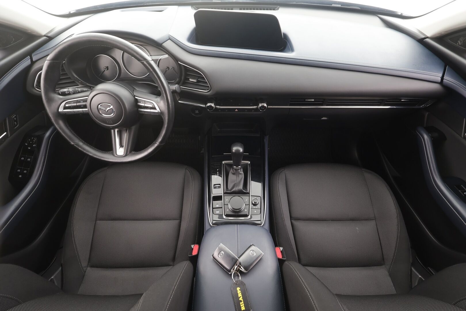 Mazda CX-30 2020 2,0 M Hybrid Skyactiv-X Vision Plus AT - | ACC | Lohko+Sisä | Kaistavahti | P.Kamera | Katvevaroitin | LED | Navi | Sähköluukku | Keyless | Ratinlämmitin | Suomi-auto | Kahdet renkaat aluvanteilla | Merkkihuollettu | 