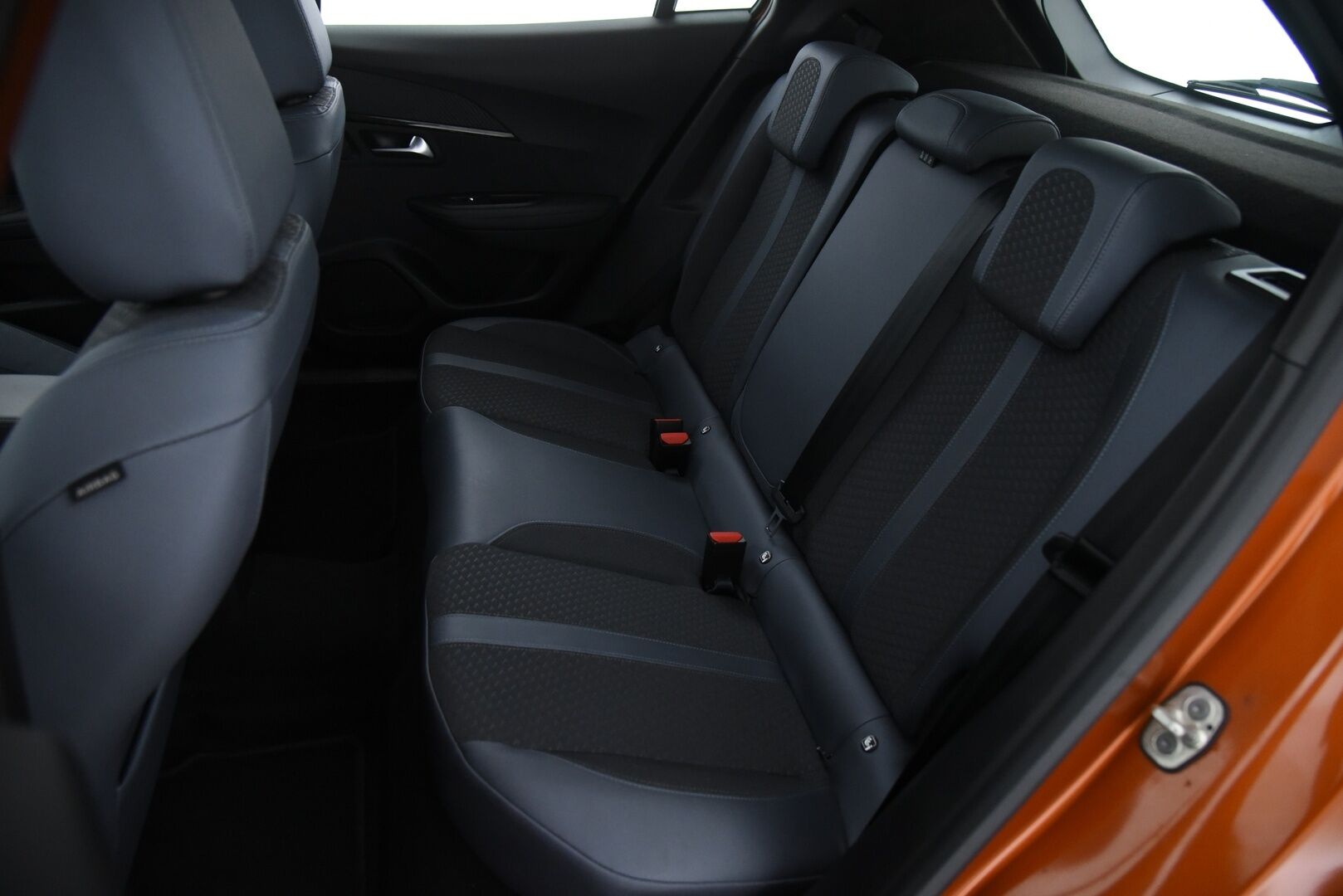 Peugeot 2008 2021 Allure 210 Anniversary PureTech 130 EAT8-autom / Suomi-auto / vakkari / 360-Kamera / LED-valot
