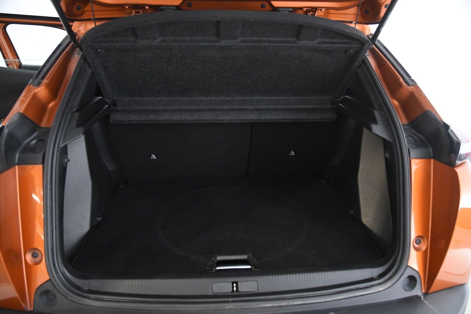 Peugeot 2008 2021 Allure 210 Anniversary PureTech 130 EAT8-autom / Suomi-auto / vakkari / 360-Kamera / LED-valot