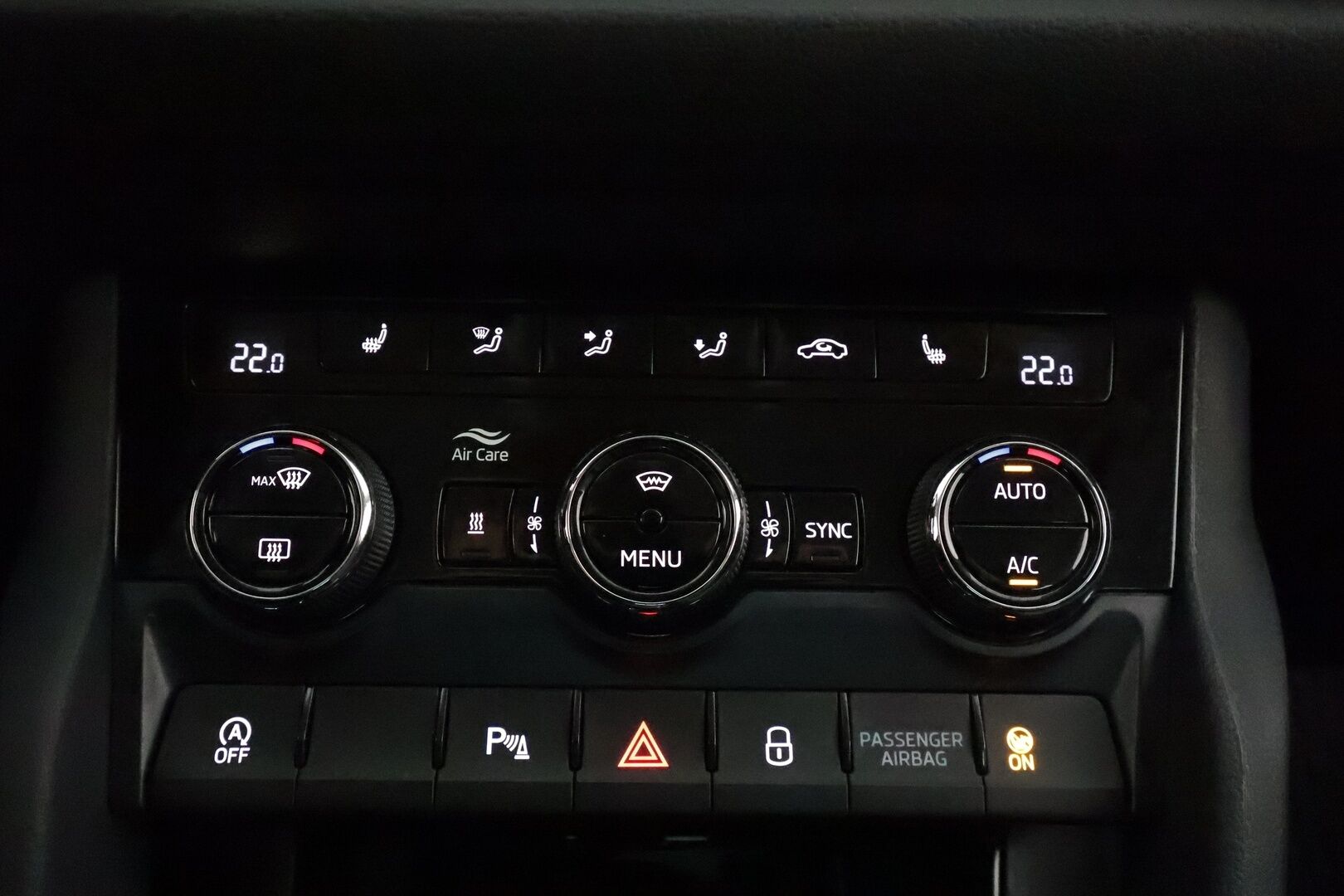 Skoda Kodiaq 2021 2,0 TDI 150 4x4 Ambition BusinessLine DSG Autom. **Webasto / Koukku / Adapt.Vakkari / P.kamera / LED-valot / Navi** - 1-om Suomi-auto / Kahdet Renkaat