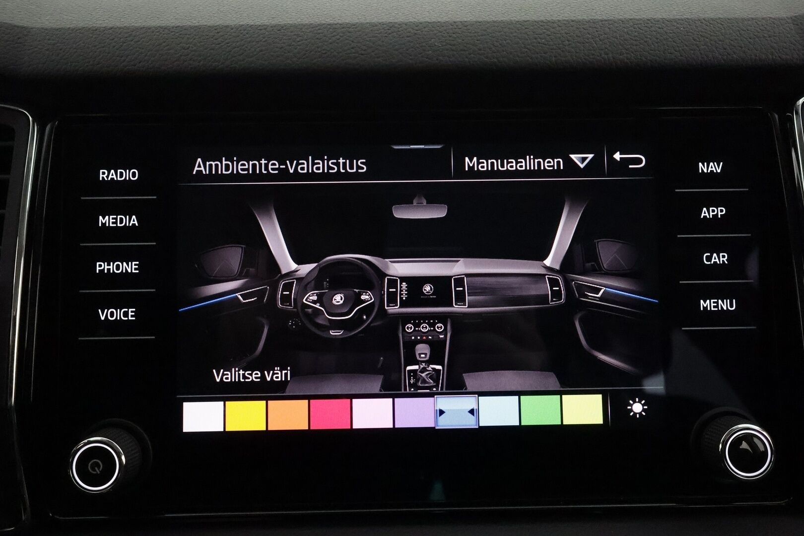 Skoda Kodiaq 2021 2,0 TDI 150 4x4 Ambition BusinessLine DSG Autom. **Webasto / Koukku / Adapt.Vakkari / P.kamera / LED-valot / Navi** - 1-om Suomi-auto / Kahdet Renkaat