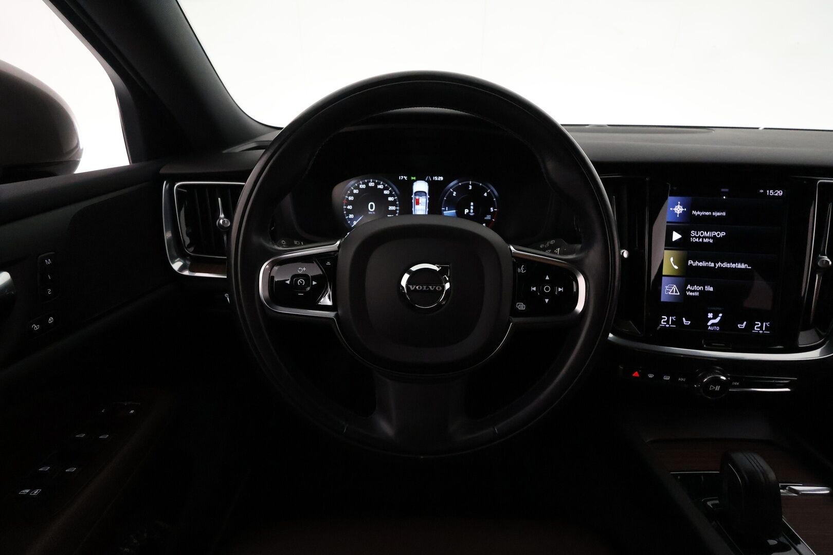 Volvo V60 Cross Country 2021 B4 AWD D-MHEV Business aut. **Webasto / Adapt.Vakkari / Full-LED / P.Kamera / Sporttinahat Muistilla / Navi / Keyless** - 3,99 % KORKOTARJOUS TÄHÄN AUTOON - Suomi-auto / Kahdet Renkaat