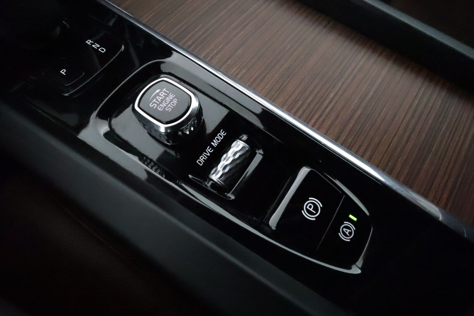 Volvo V60 Cross Country 2021 B4 AWD D-MHEV Pro aut **Adapt.vakkari / Muistipenkit / P.kamera / Koukku / Full LED / Webasto / Navi / BLIS** - 3,99 % KORKOTARJOUS TÄHÄN AUTOON 31.8. ASTI! - Suomi-auto / Kahdet renkaat aluvanteilla / Merkkihuollettu / Ruskeat nahat / Penkinlämmittimet takana / Ratinlämmitin