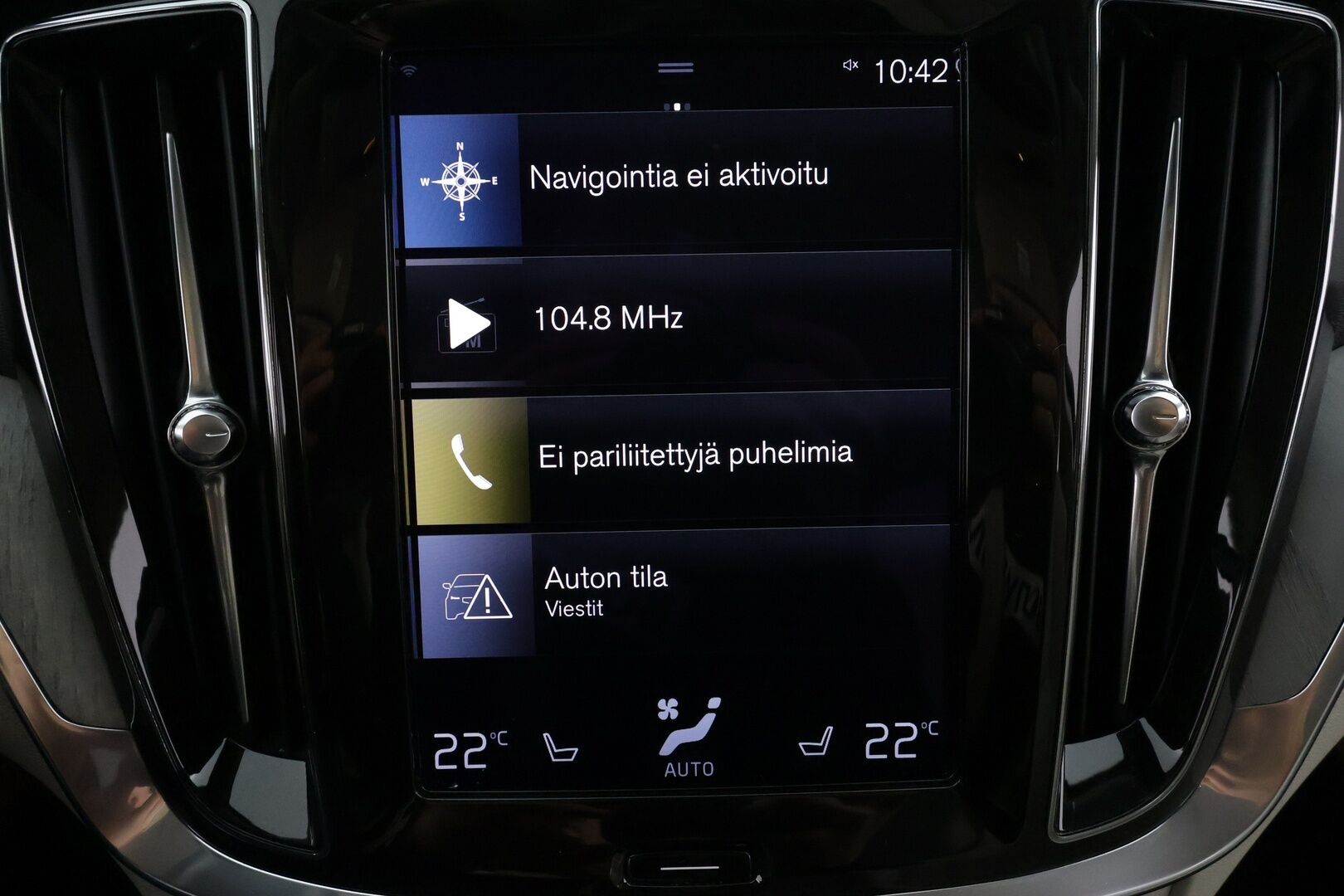 Volvo V60 Cross Country 2021 B4 AWD D-MHEV Business aut * ACC / P.kamera / BLIS / Koukku / Webasto / LED / Vaaleat nahat * - Suomi-auto / Kahdet renkaat aluvanteilla / Merkkihuollettu