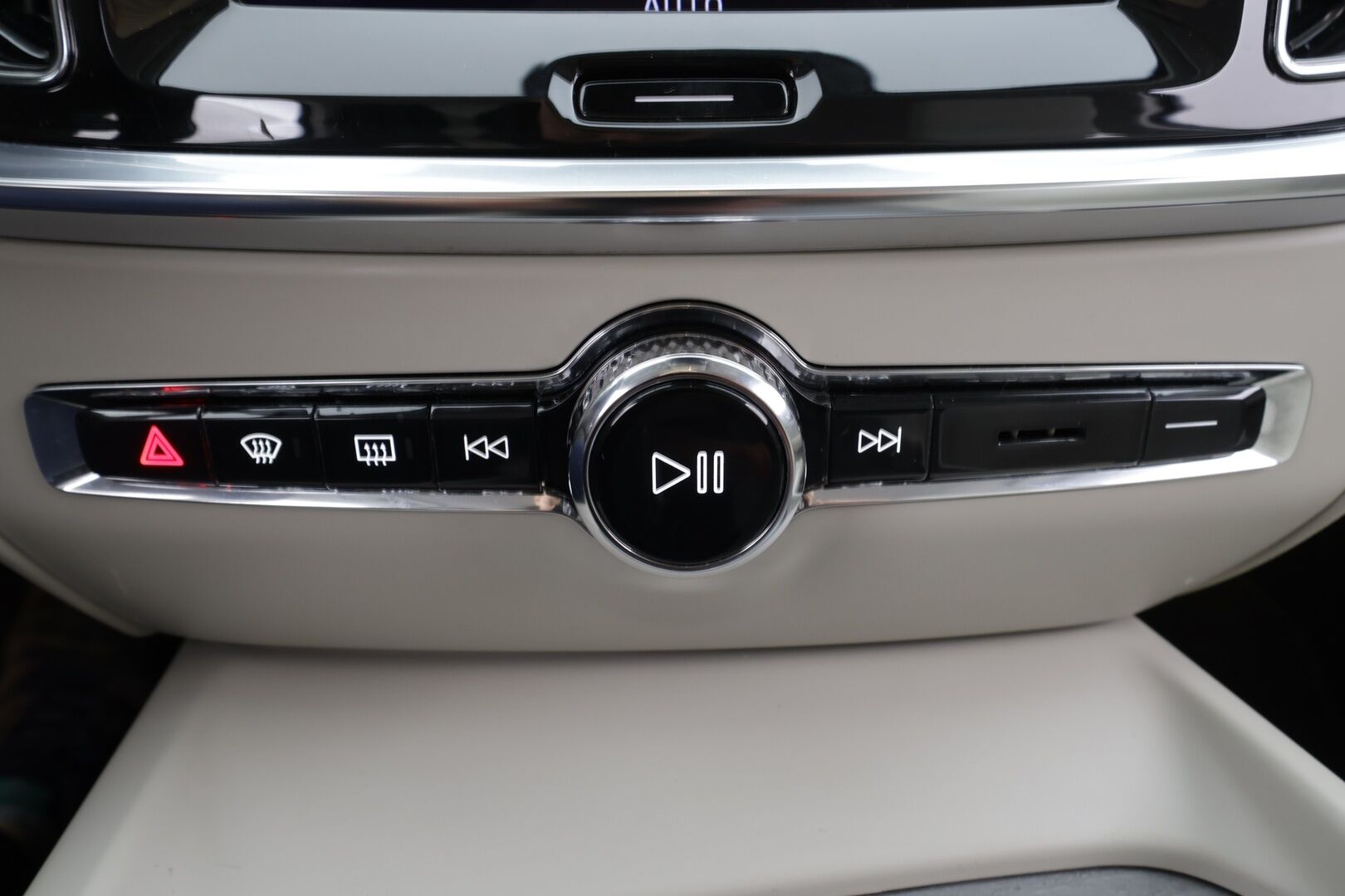 Volvo V60 Cross Country 2021 B4 AWD D-MHEV Business aut * ACC / P.kamera / BLIS / Koukku / Webasto / LED / Vaaleat nahat * - Suomi-auto / Kahdet renkaat aluvanteilla / Merkkihuollettu