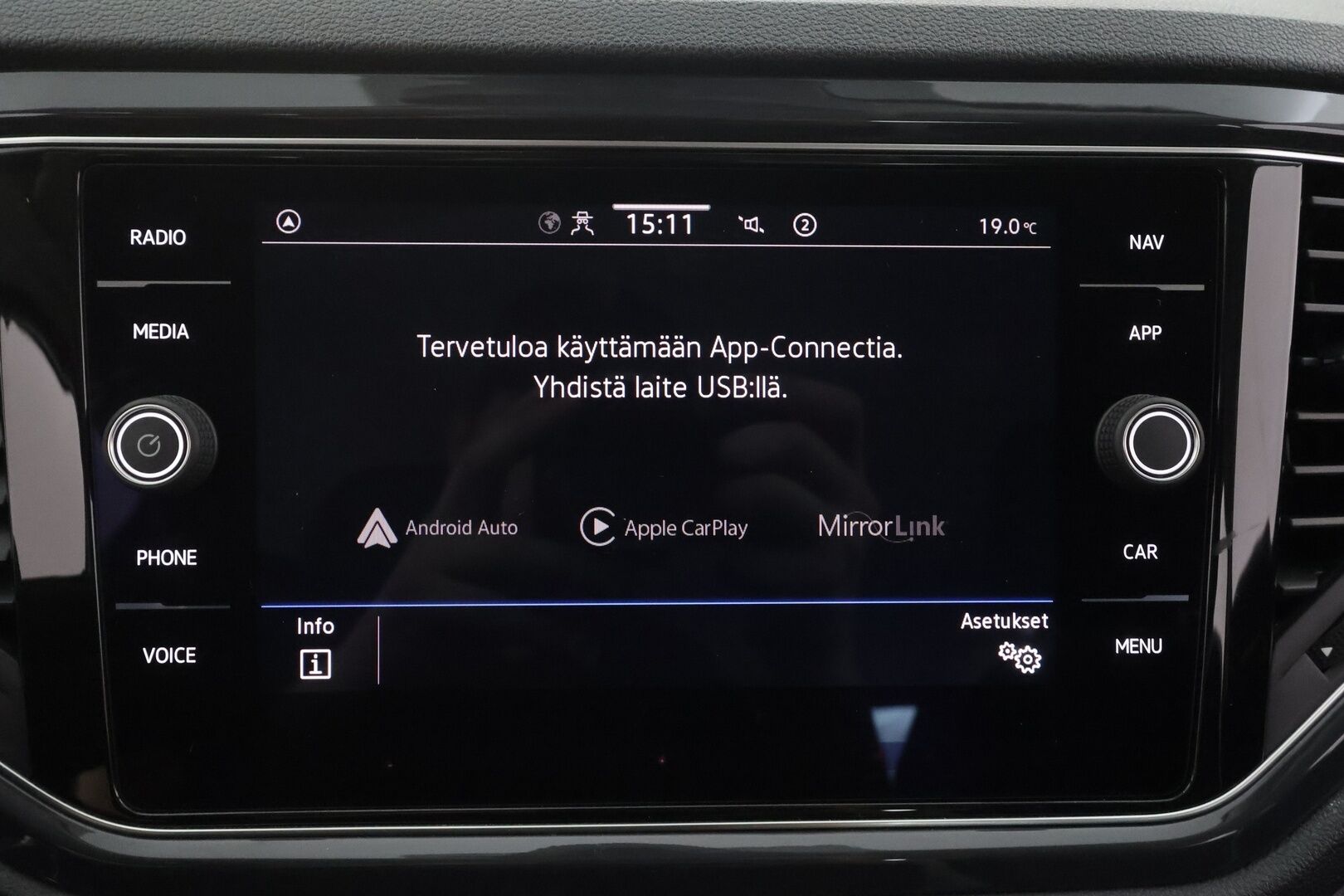 Volkswagen T-Roc 2021 Sport 1,5 TSI EVO 110 kW DSG-automaatti - | ACC | Koukku | Webasto | LED | P.tutkat | Ratinlämmitys | Digimittaristo | Apple&Android | Suomi-auto | Kahdet Renkaat | Merkkihuollettu |