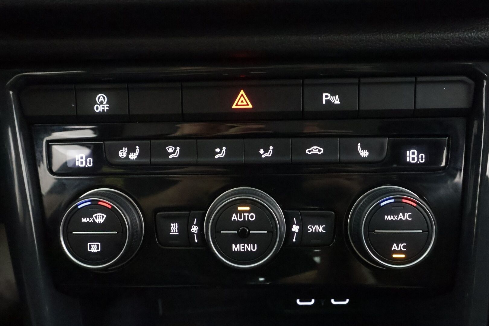 Volkswagen T-Roc 2021 Sport 1,5 TSI EVO 110 kW DSG-automaatti - | ACC | Koukku | Webasto | LED | P.tutkat | Ratinlämmitys | Digimittaristo | Apple&Android | Suomi-auto | Kahdet Renkaat | Merkkihuollettu |