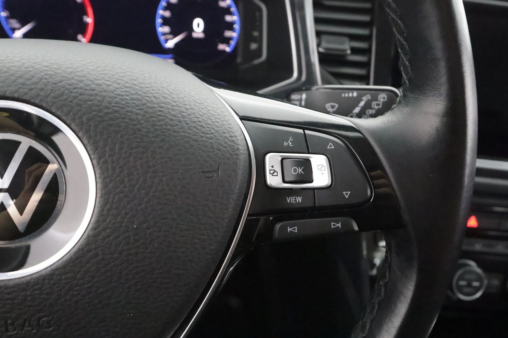 Volkswagen T-Roc 2021 Sport 1,5 TSI EVO 110 kW DSG-automaatti - | ACC | Koukku | Webasto | LED | P.tutkat | Ratinlämmitys | Digimittaristo | Apple&Android | Suomi-auto | Kahdet Renkaat | Merkkihuollettu |