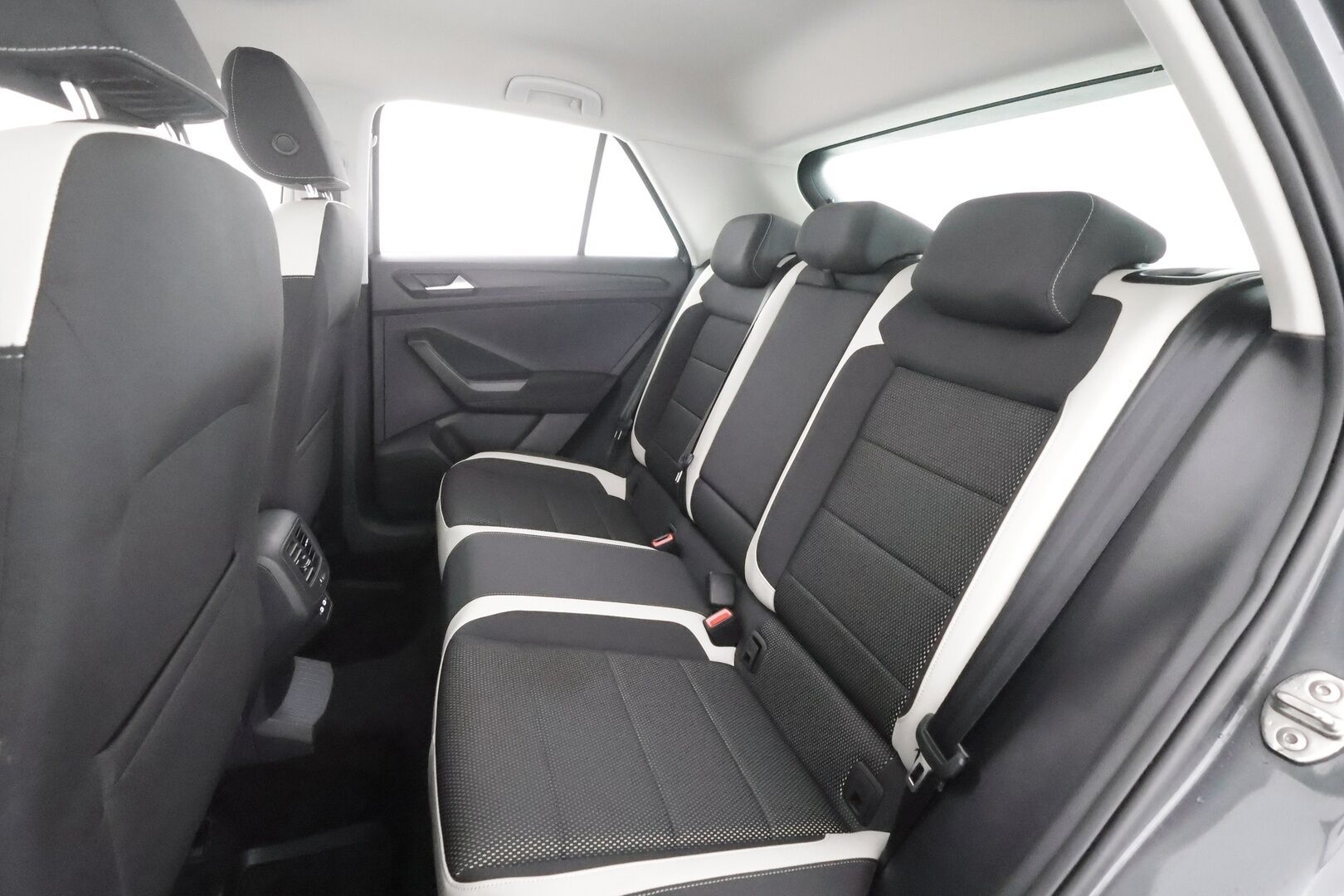 Volkswagen T-Roc 2021 Sport 1,5 TSI EVO 110 kW DSG-automaatti - | ACC | Koukku | Webasto | LED | P.tutkat | Ratinlämmitys | Digimittaristo | Apple&Android | Suomi-auto | Kahdet Renkaat | Merkkihuollettu |